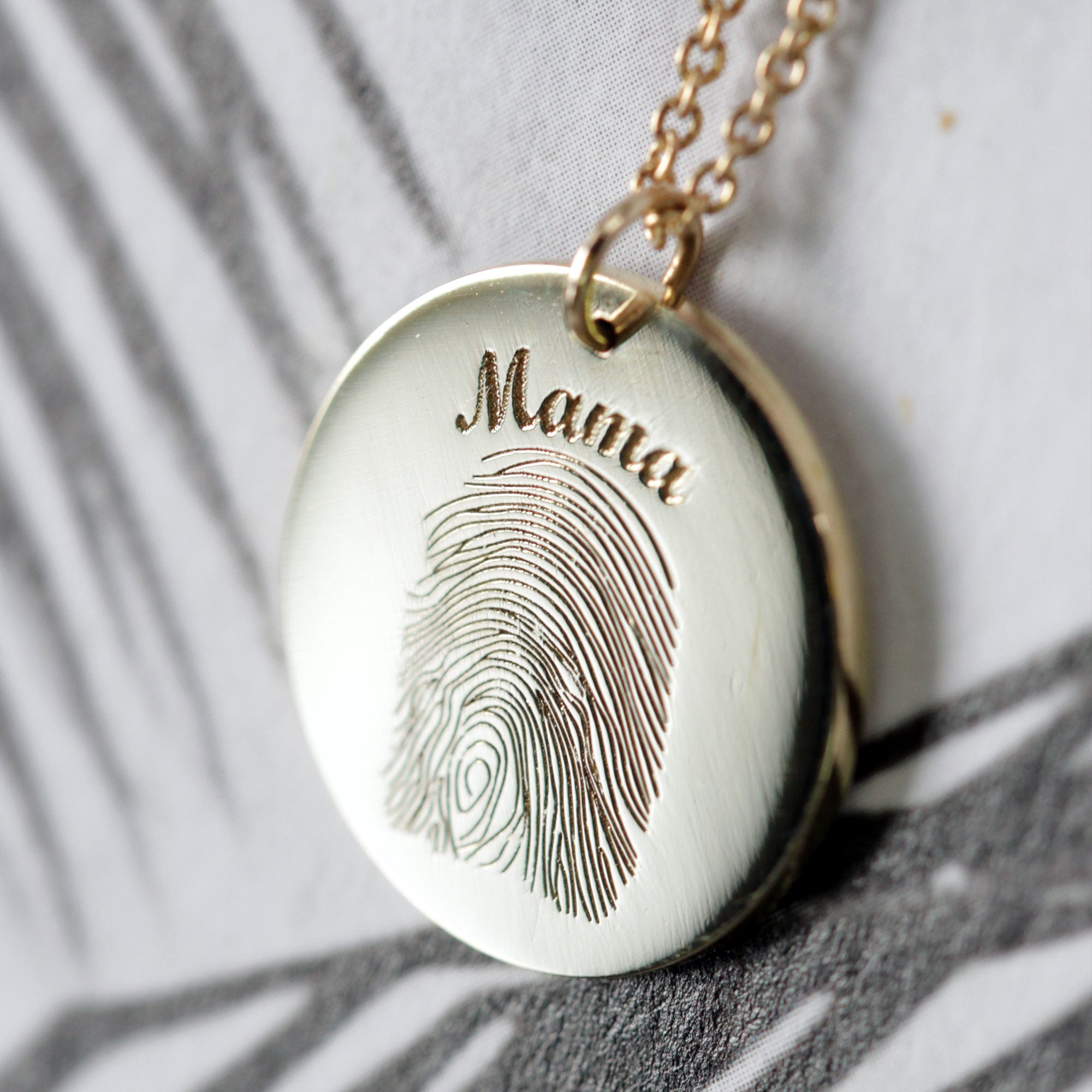 אמא יקרה לי