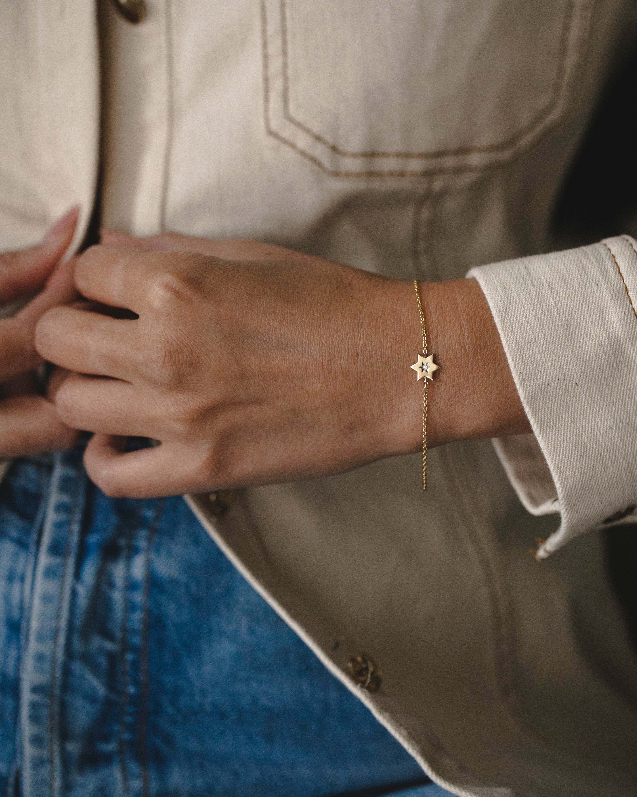 צמיד מגן העוטף יהלום