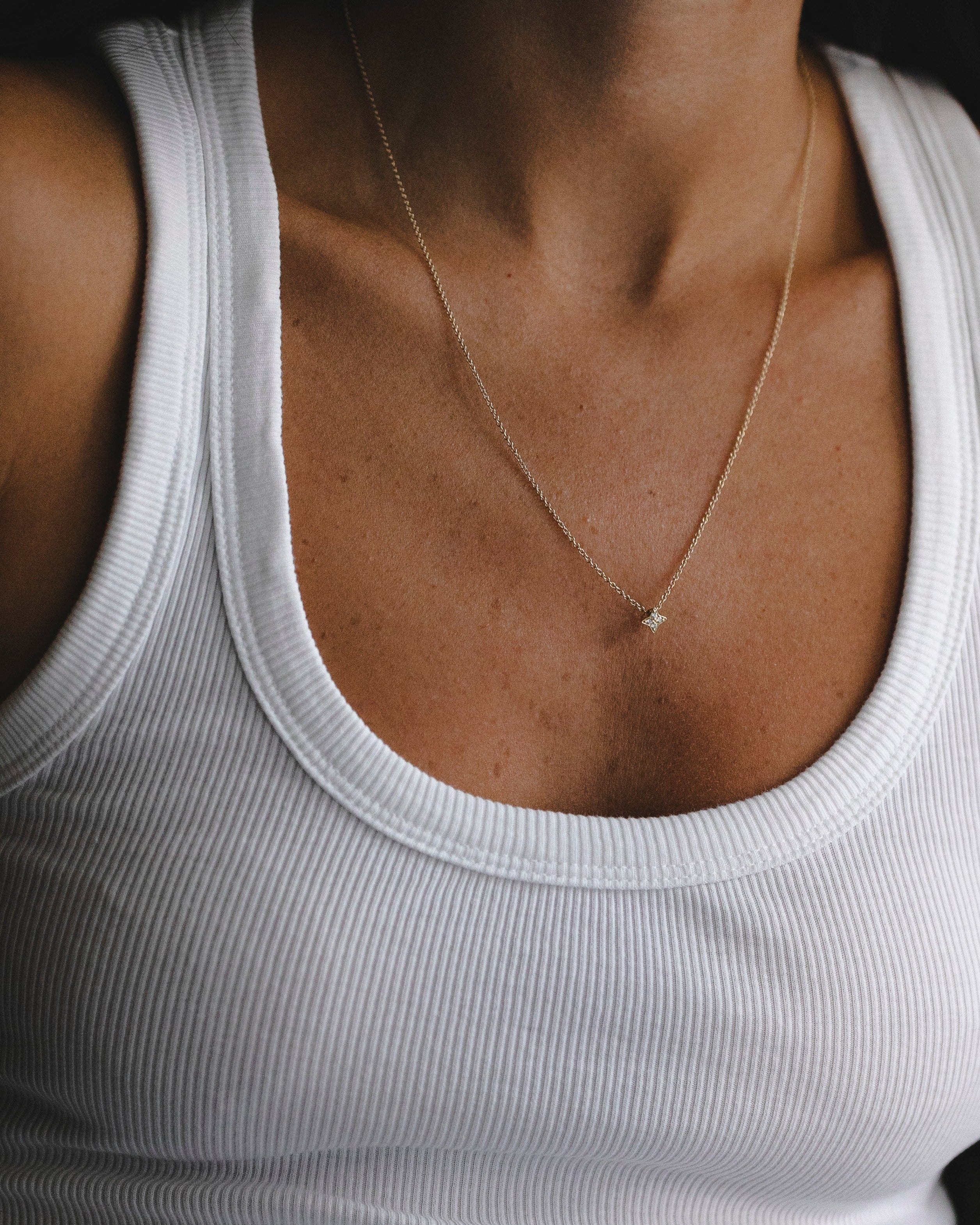 שרשרת סאטרן יהלומים לבנים