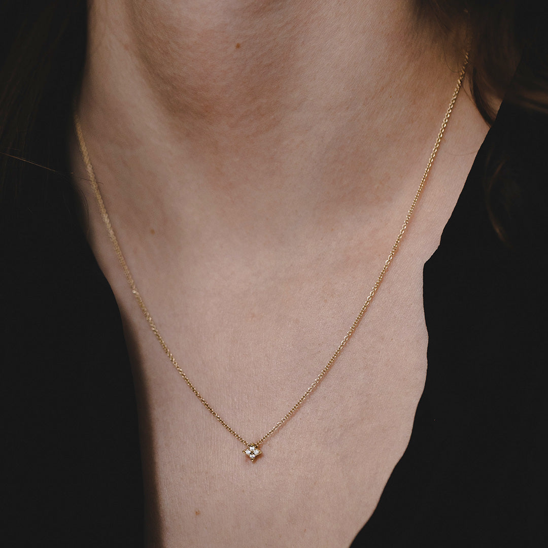 שרשרת סאטרן יהלומים לבנים