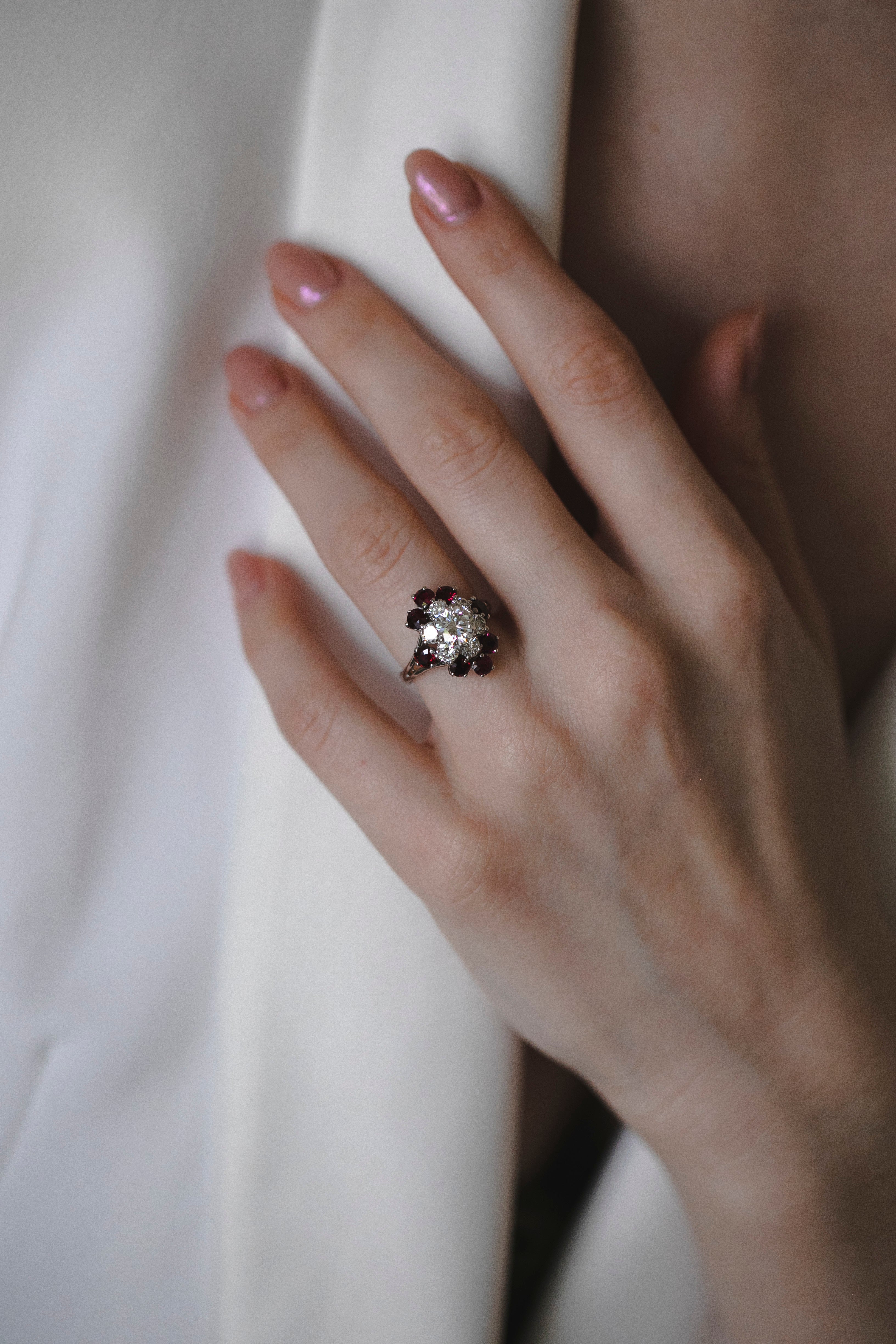 Pre-Loved טבעת זהב עם יהלומים ואבני ספינל 1001