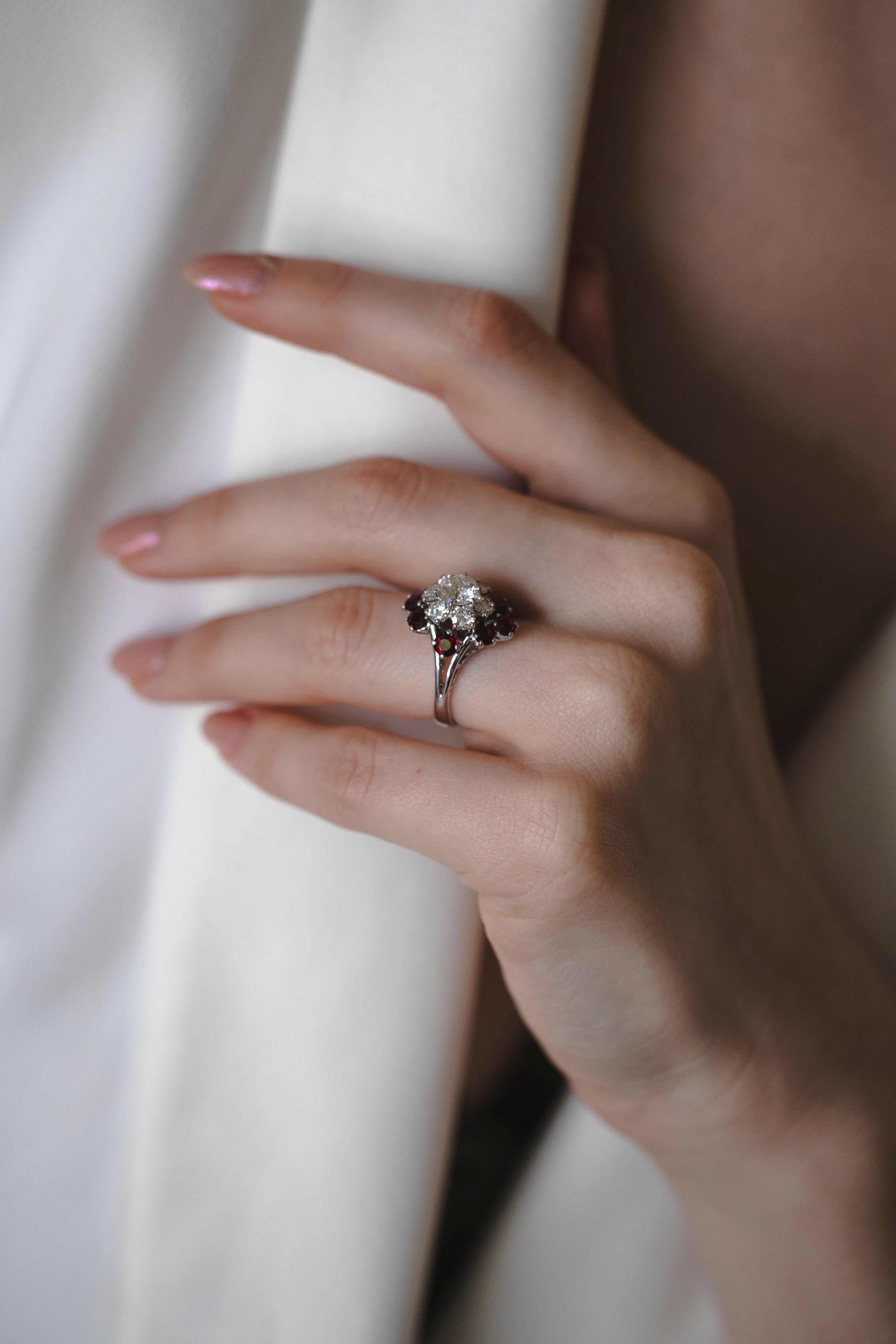 Pre-Loved טבעת זהב עם יהלומים ואבני ספינל 1001