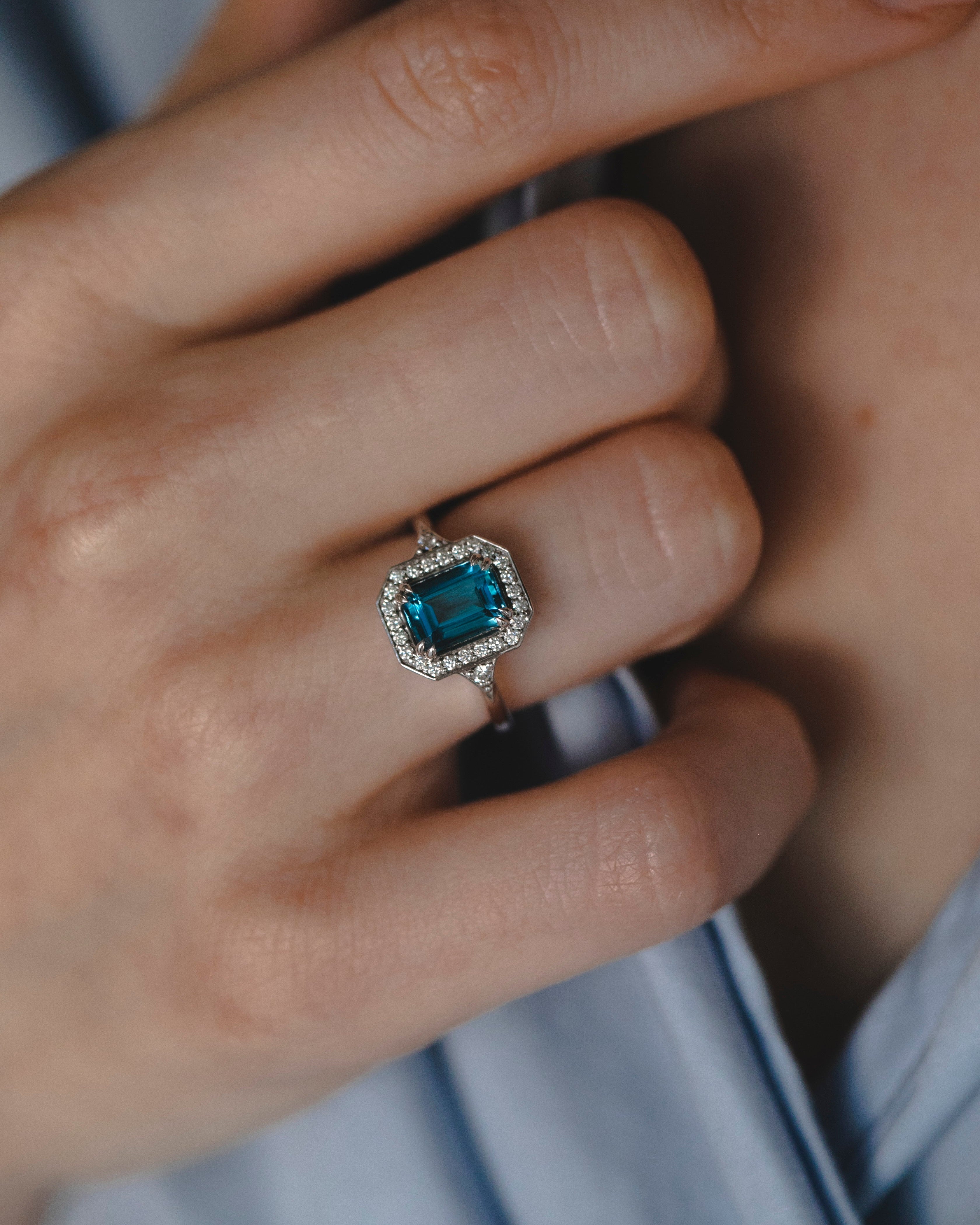 טבעת קתרינה עם בלו טופז