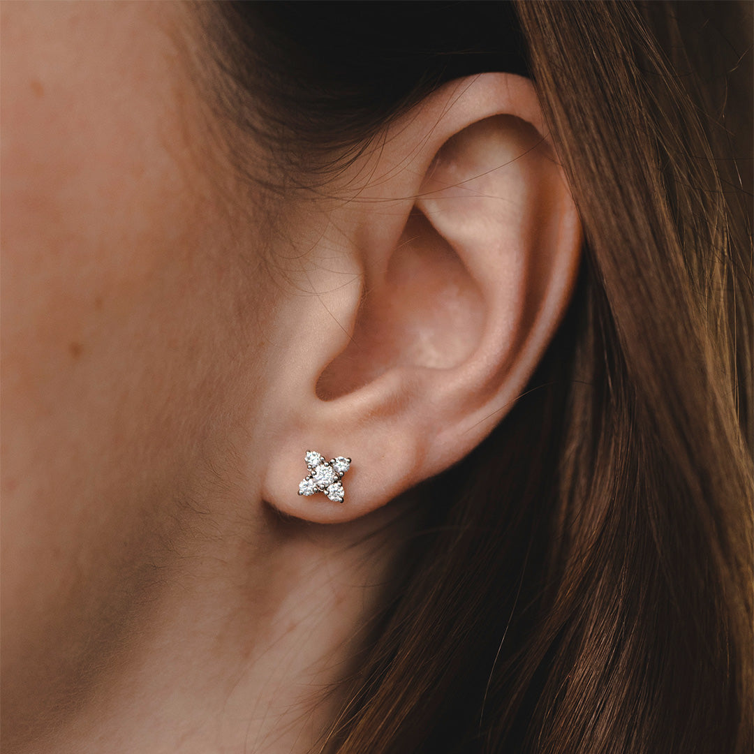 עגיל אליאנה יהלומים לבנים