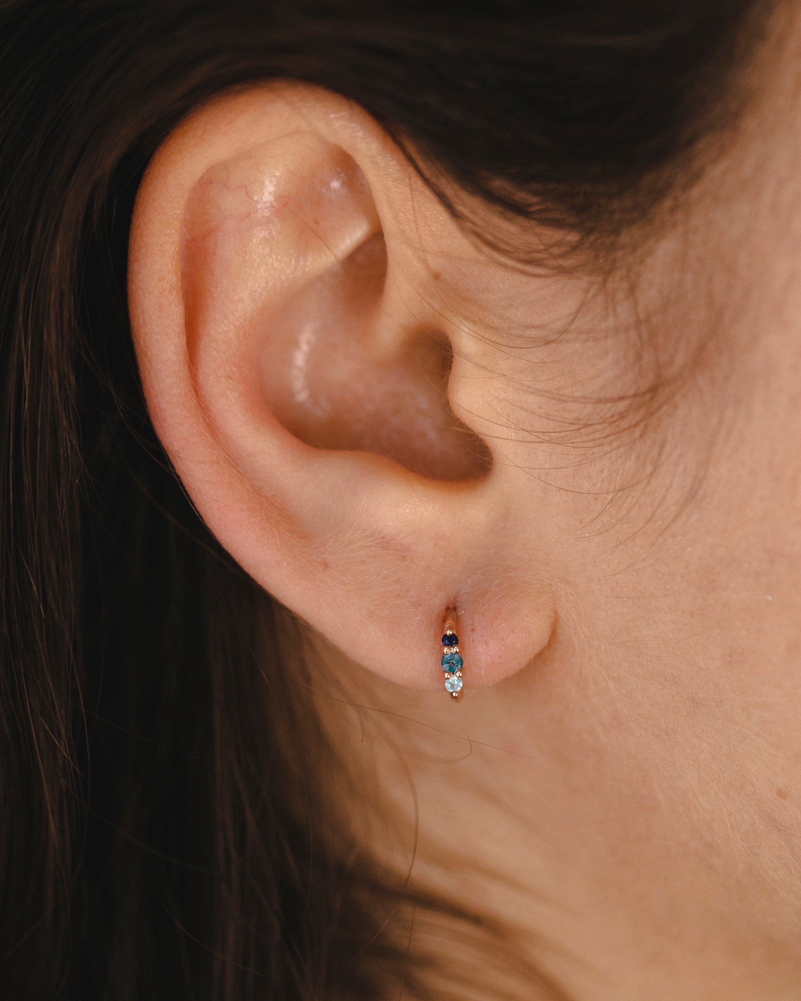 עגיל חישוק מיני אודרי ריינבו כחולים