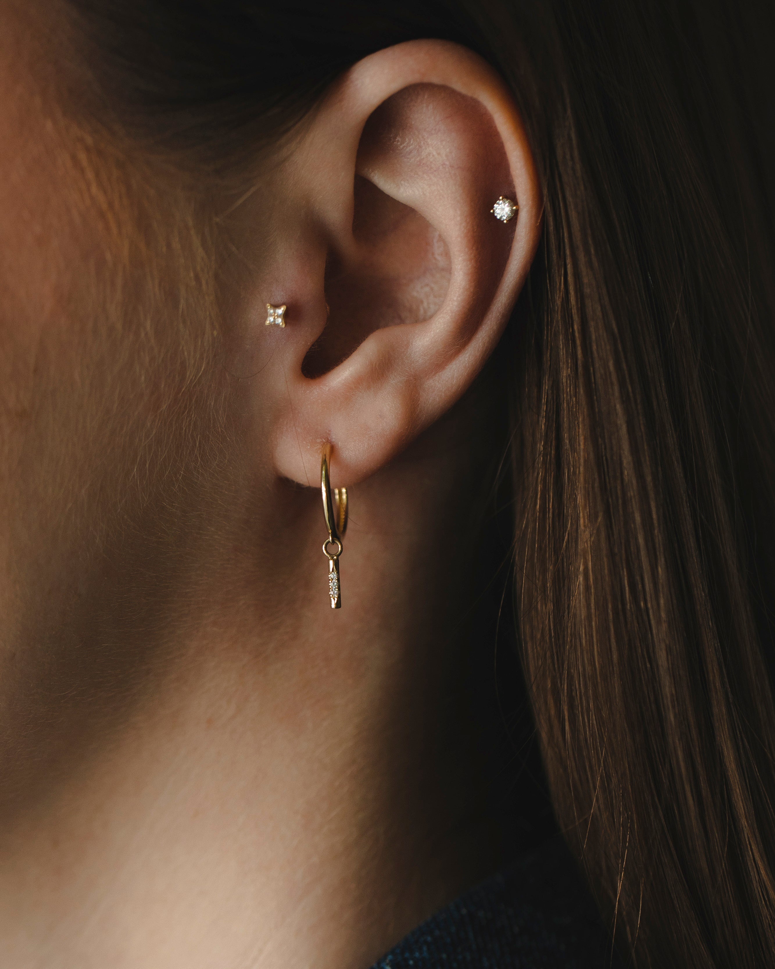 עגיל חישוק קיילי תליון ולרי יהלומים לבנים