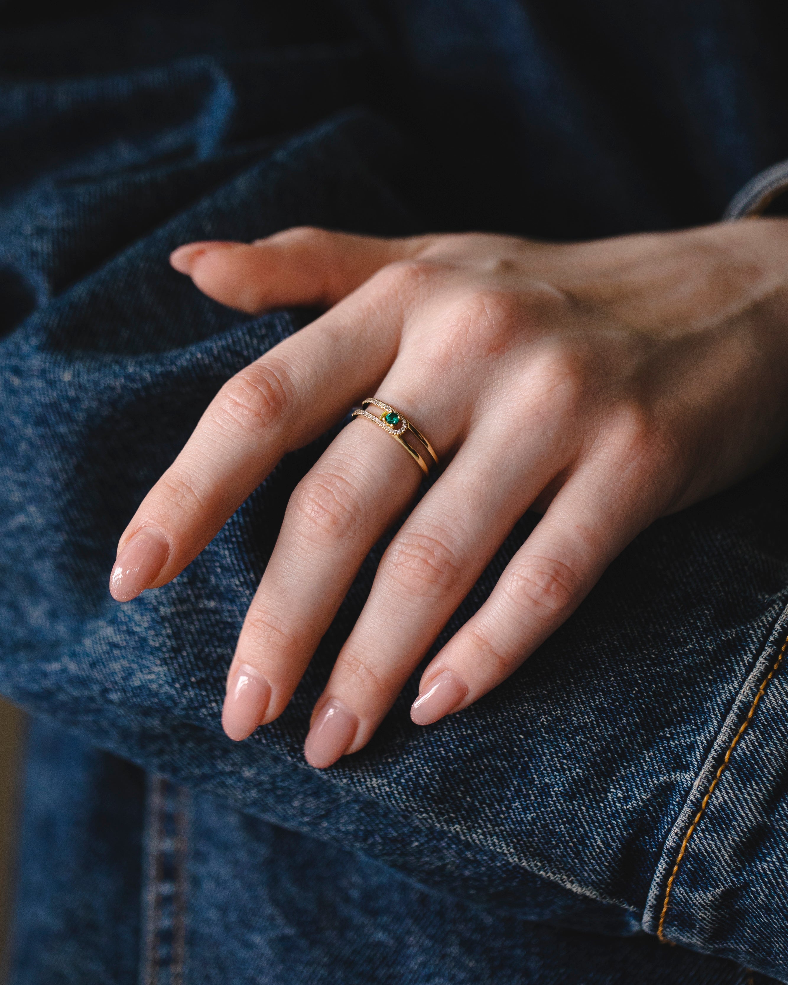 טבעת 06 - אמרלד ויהלומים לבנים