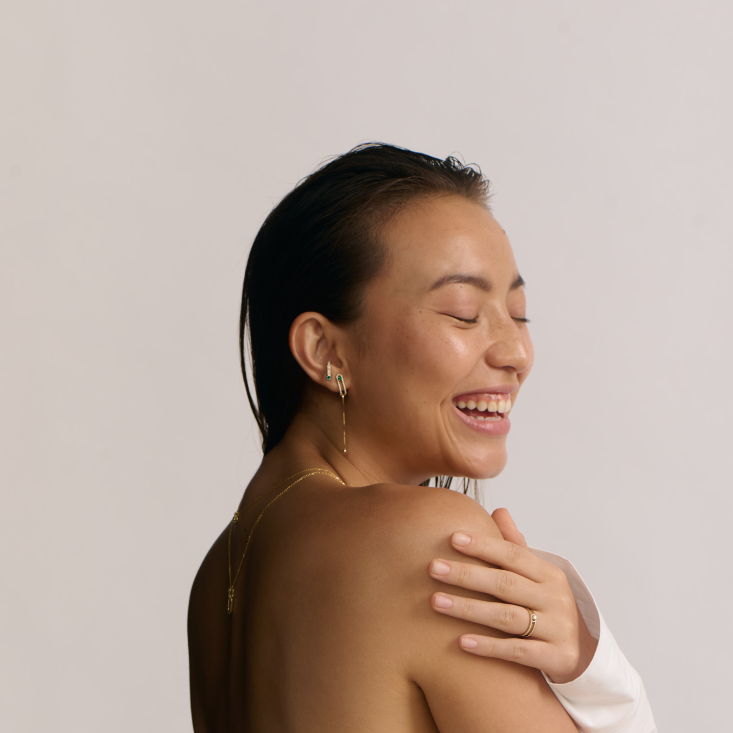 עגיל 13 - אמרלד ויהלומים לבנים