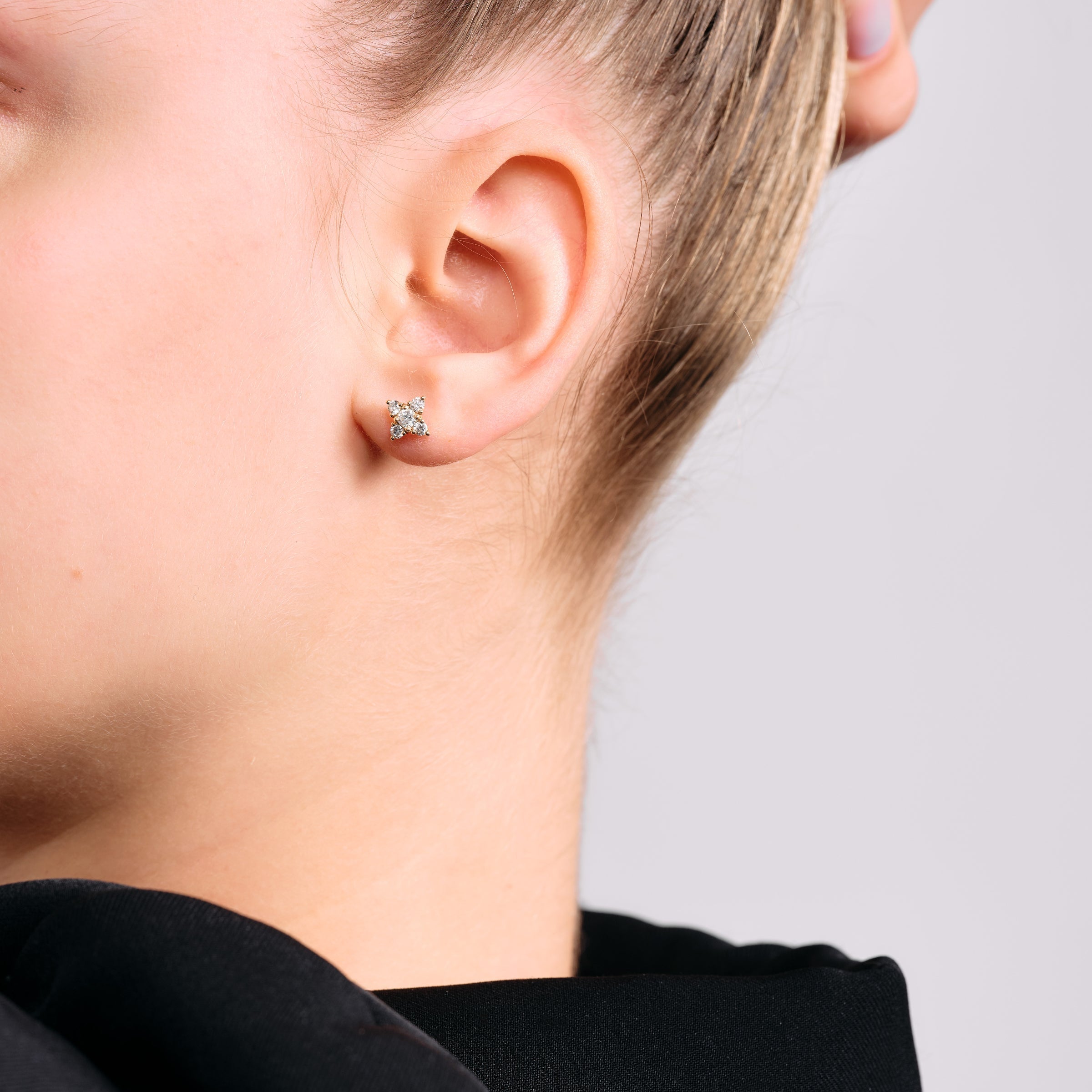 עגיל אליאנה יהלומים לבנים