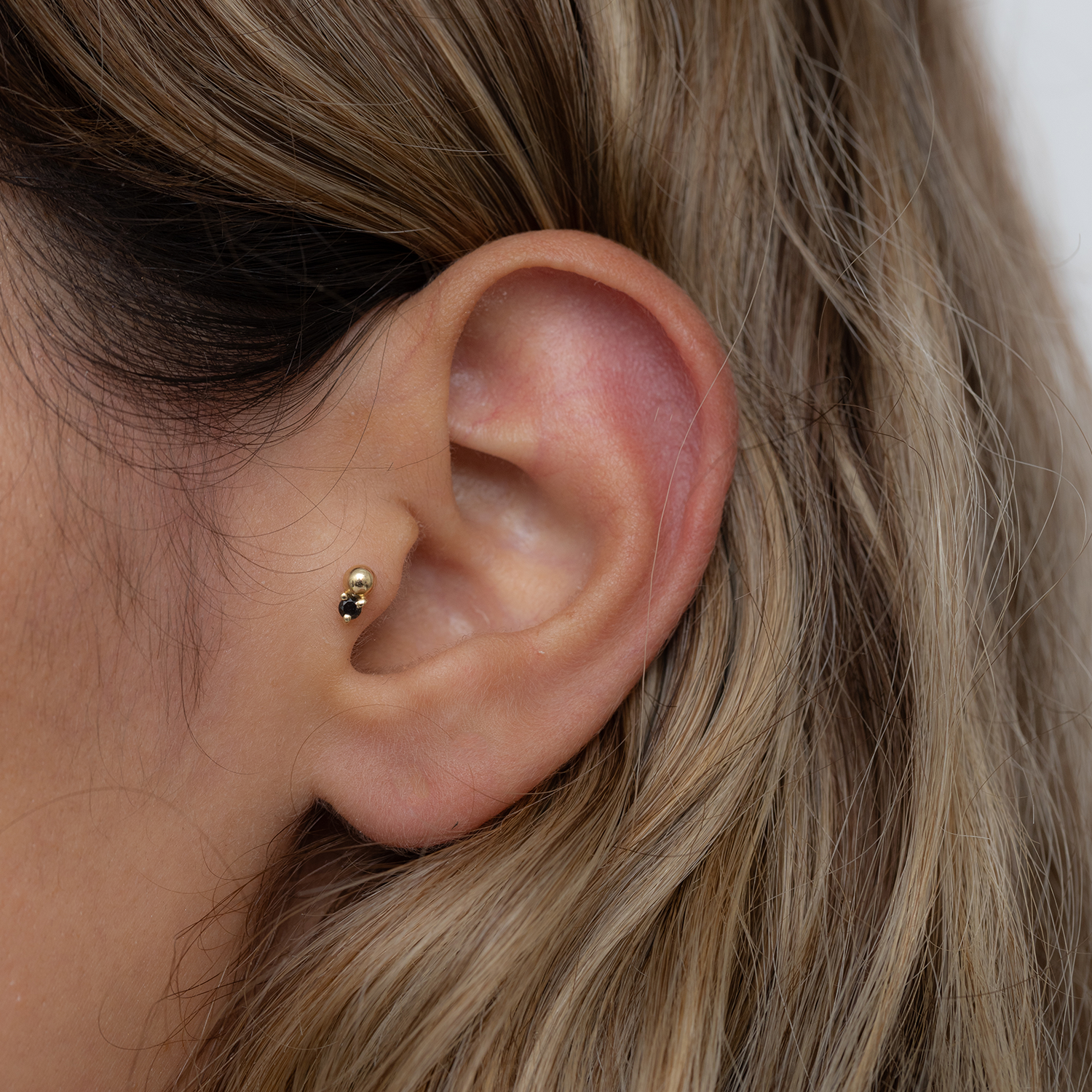 עגיל פירסינג מארי יהלום שחור