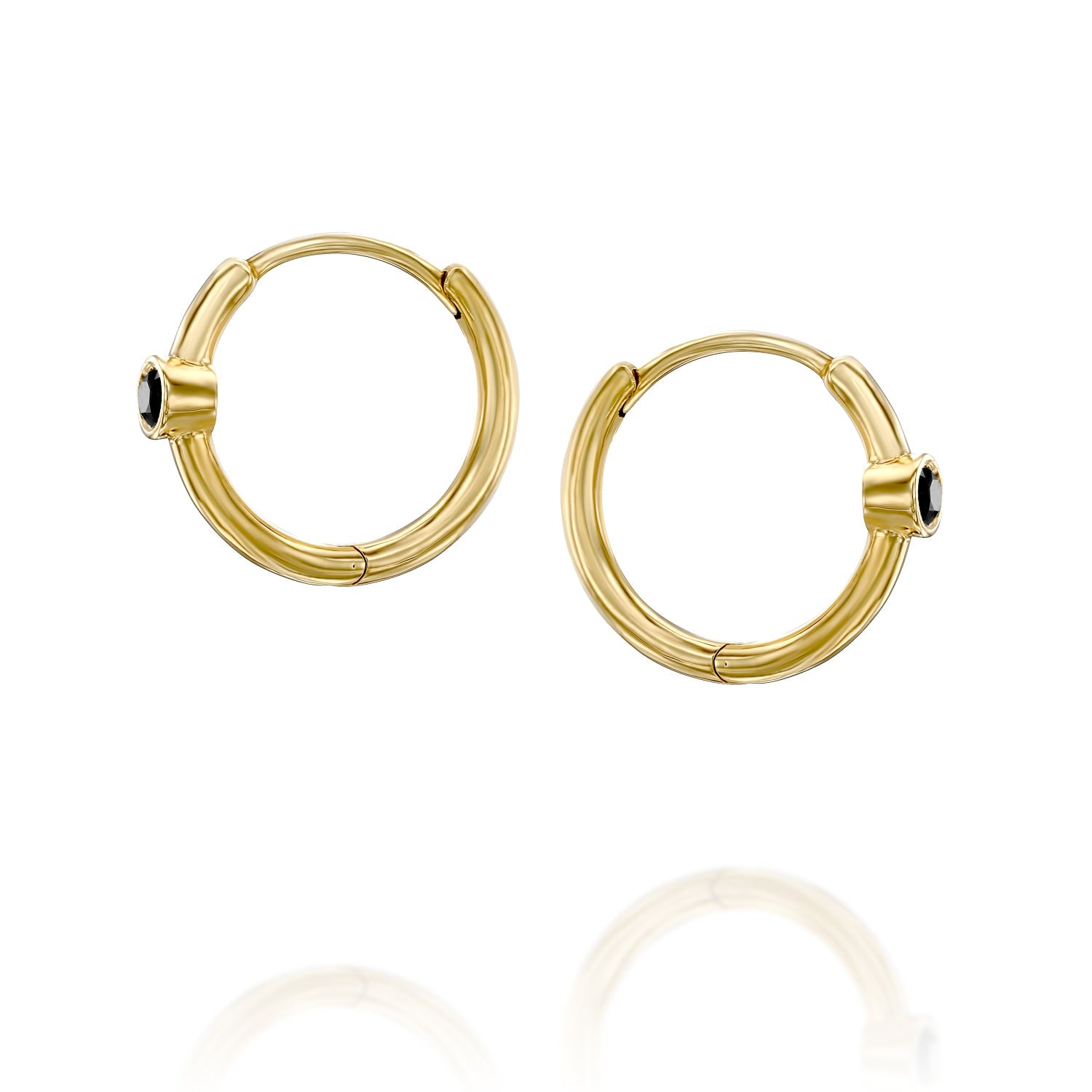 עגיל חישוק זהב אלכסיס עם יהלום שחור