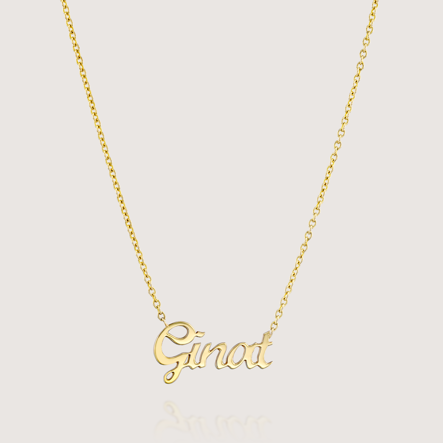 שרשרת שם קטנה באנגלית השם "ginat"