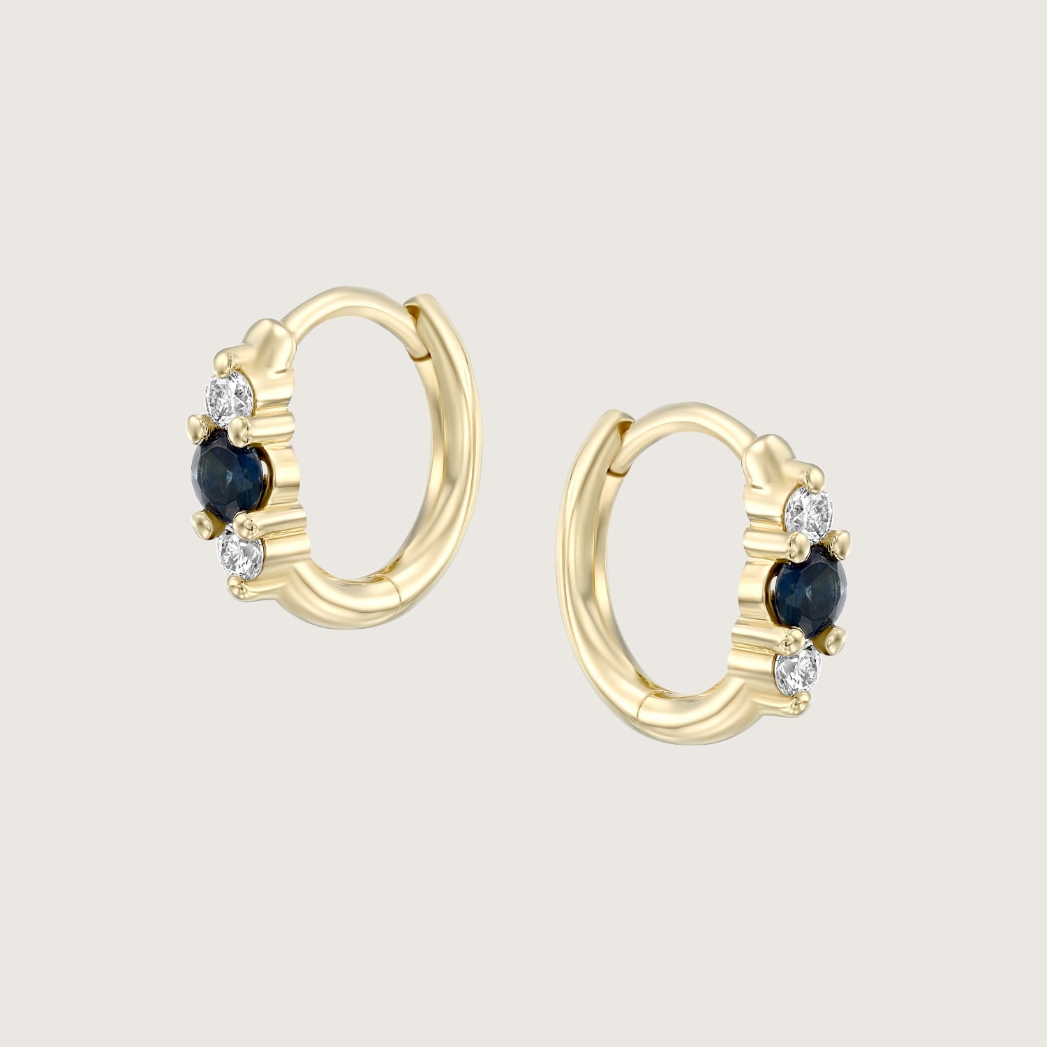 חישוק מיני אודרי עם ספיר ויהלומים לבנים