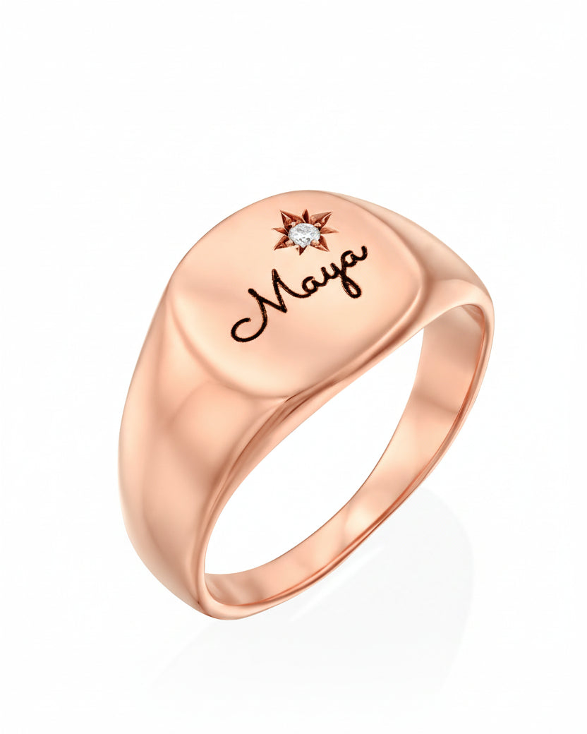 טבעת מריה עם יהלום בשיבוץ כוכב וחריטה