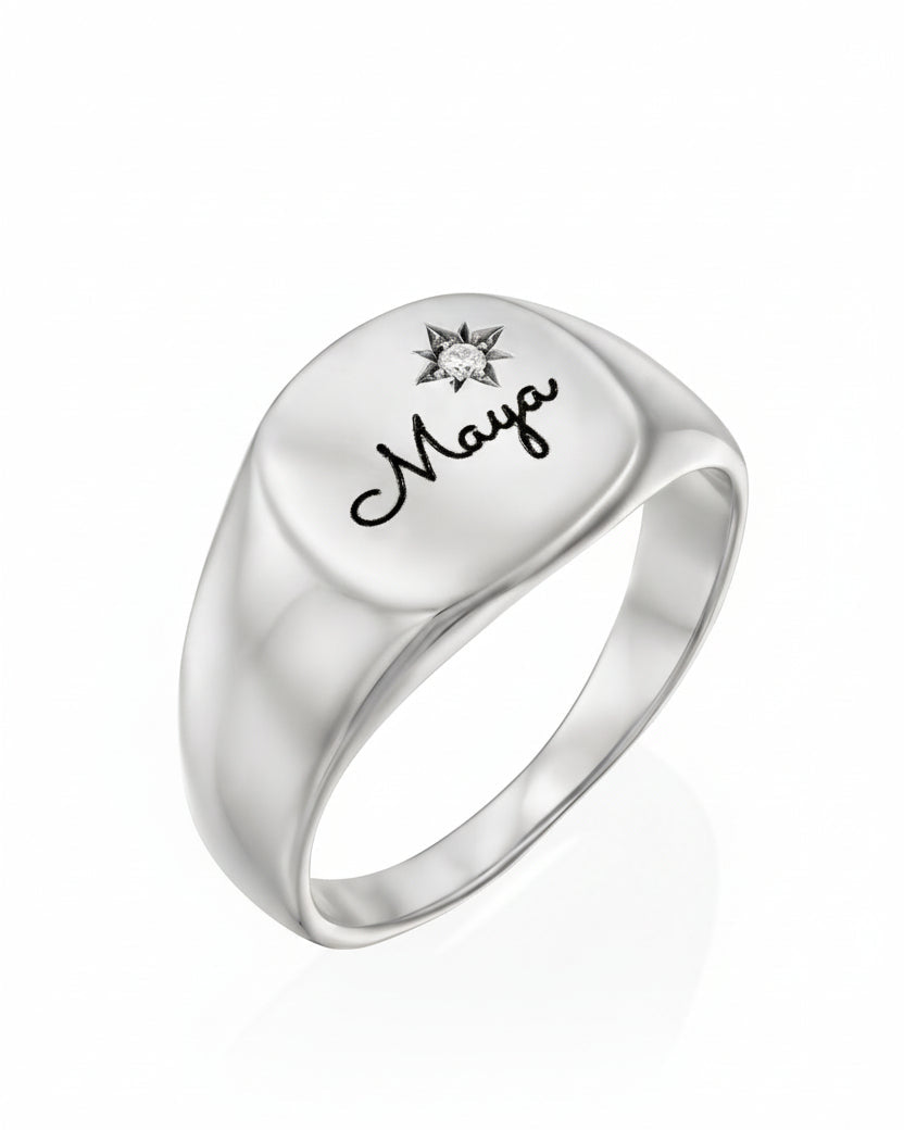 טבעת מריה עם יהלום בשיבוץ כוכב וחריטה