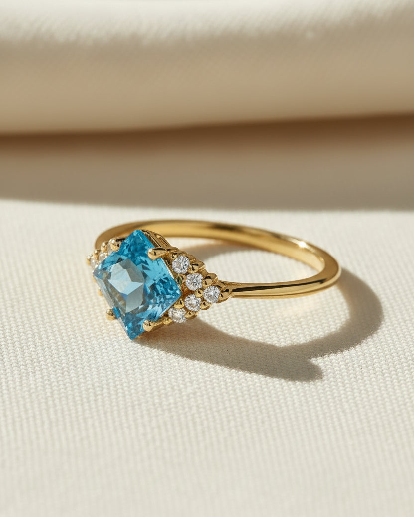 טבעת ג׳ולייט בלו טופז סוויוס