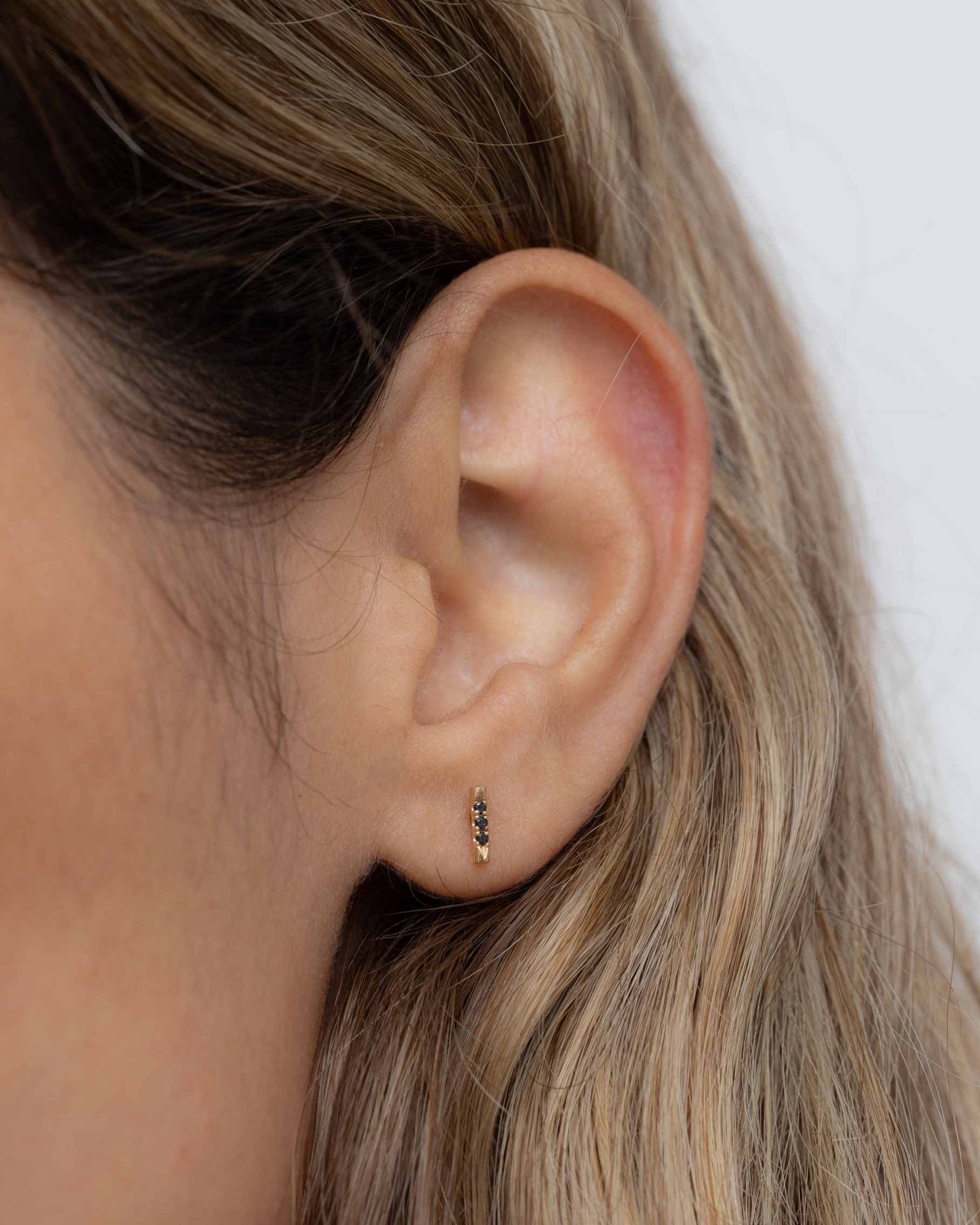 עגיל ואלרי יהלומים שחורים