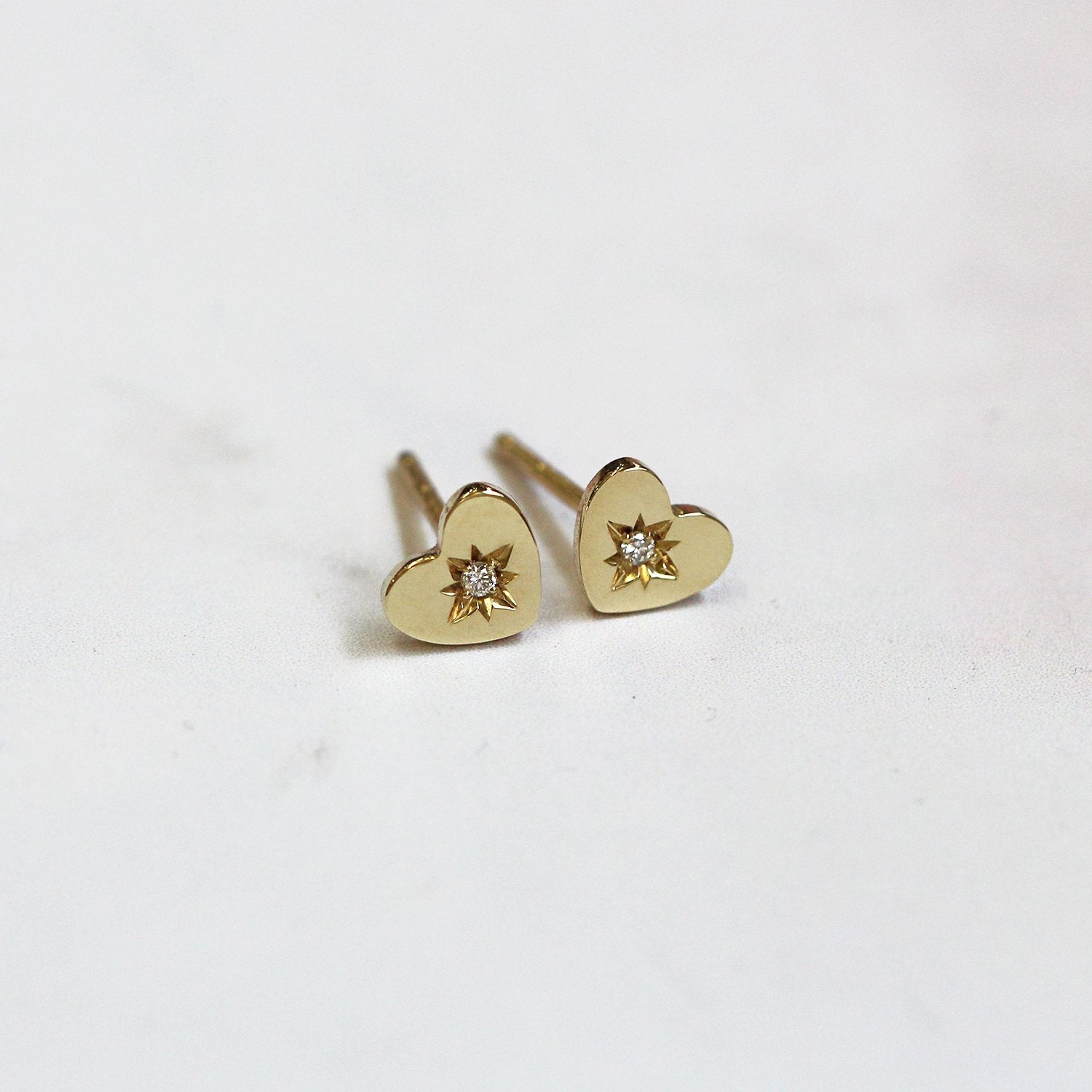 עגיל לב - סופיה עם יהלום