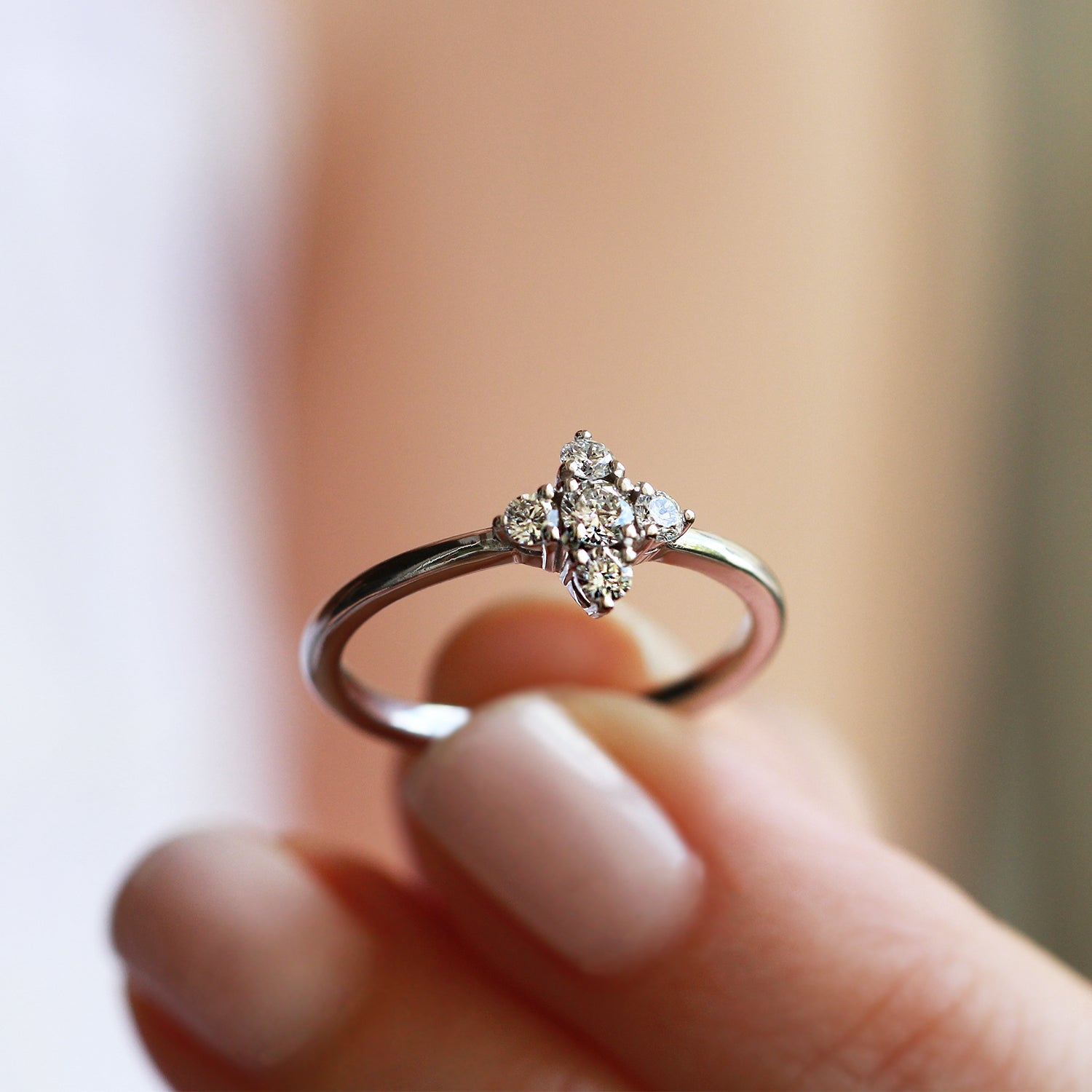 טבעת אליאנה יהלומים לבנים