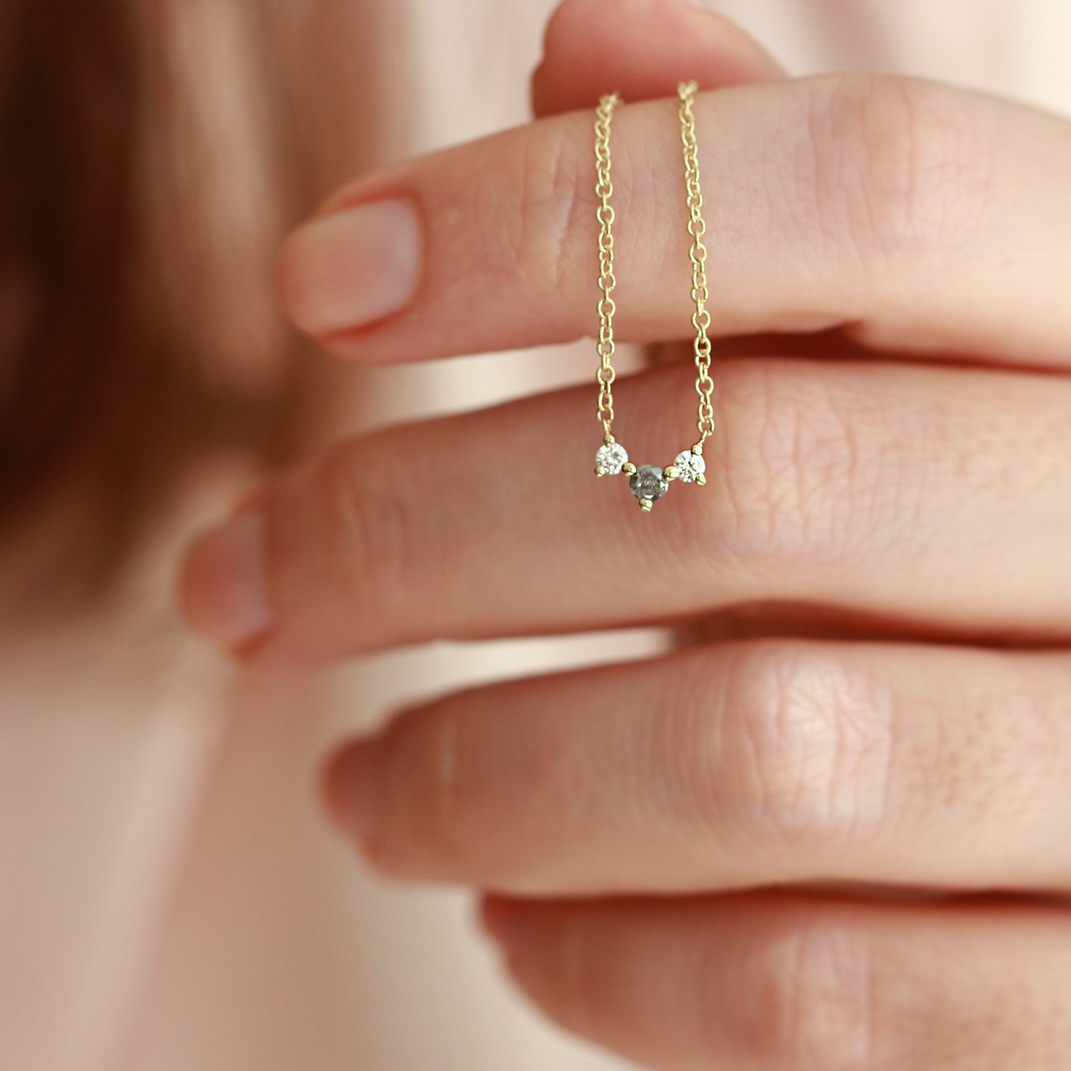 שרשרת פרידה יהלומים אפור ולבן