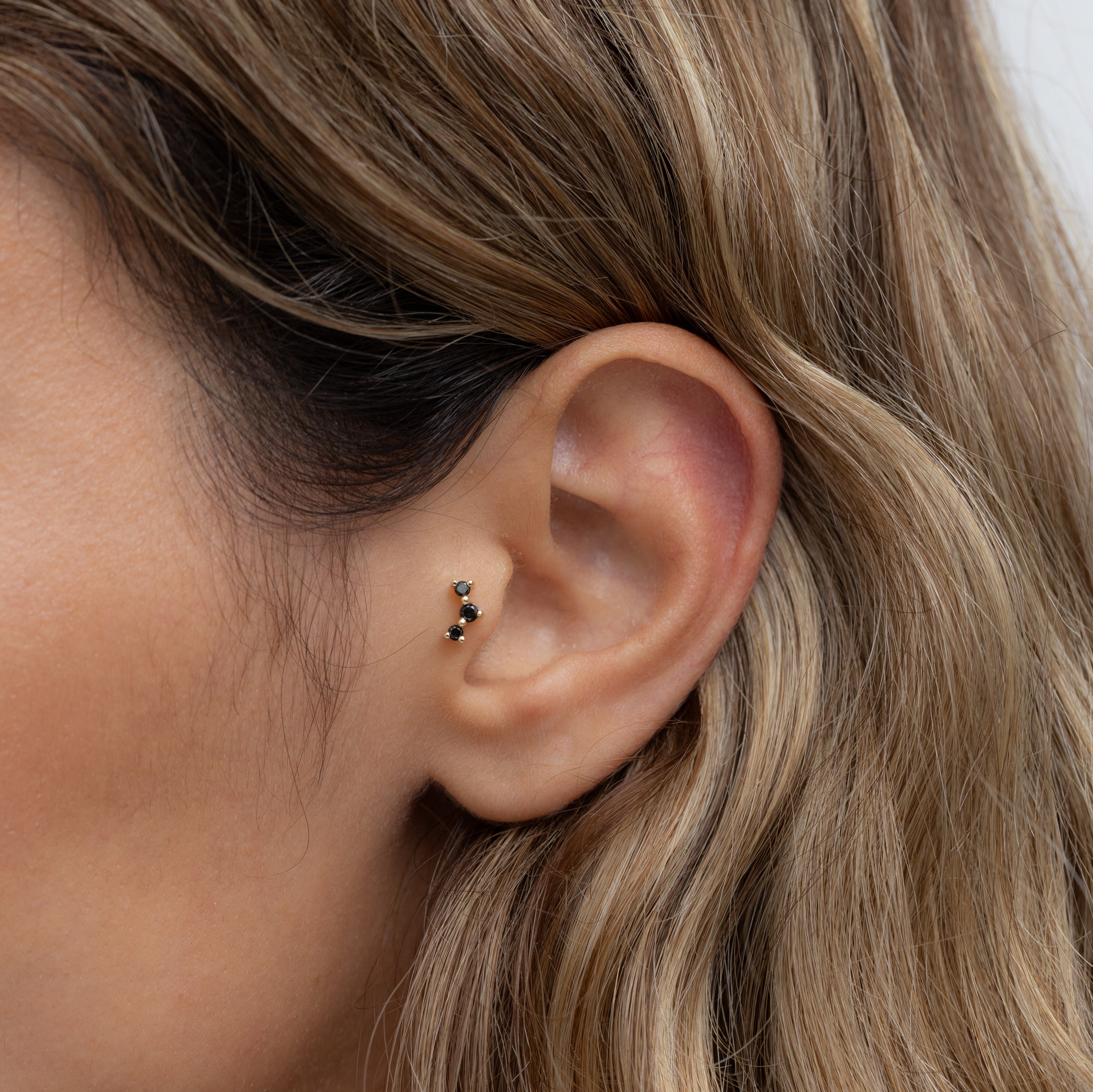 עגיל פירסינג פרידה יהלומים שחורים