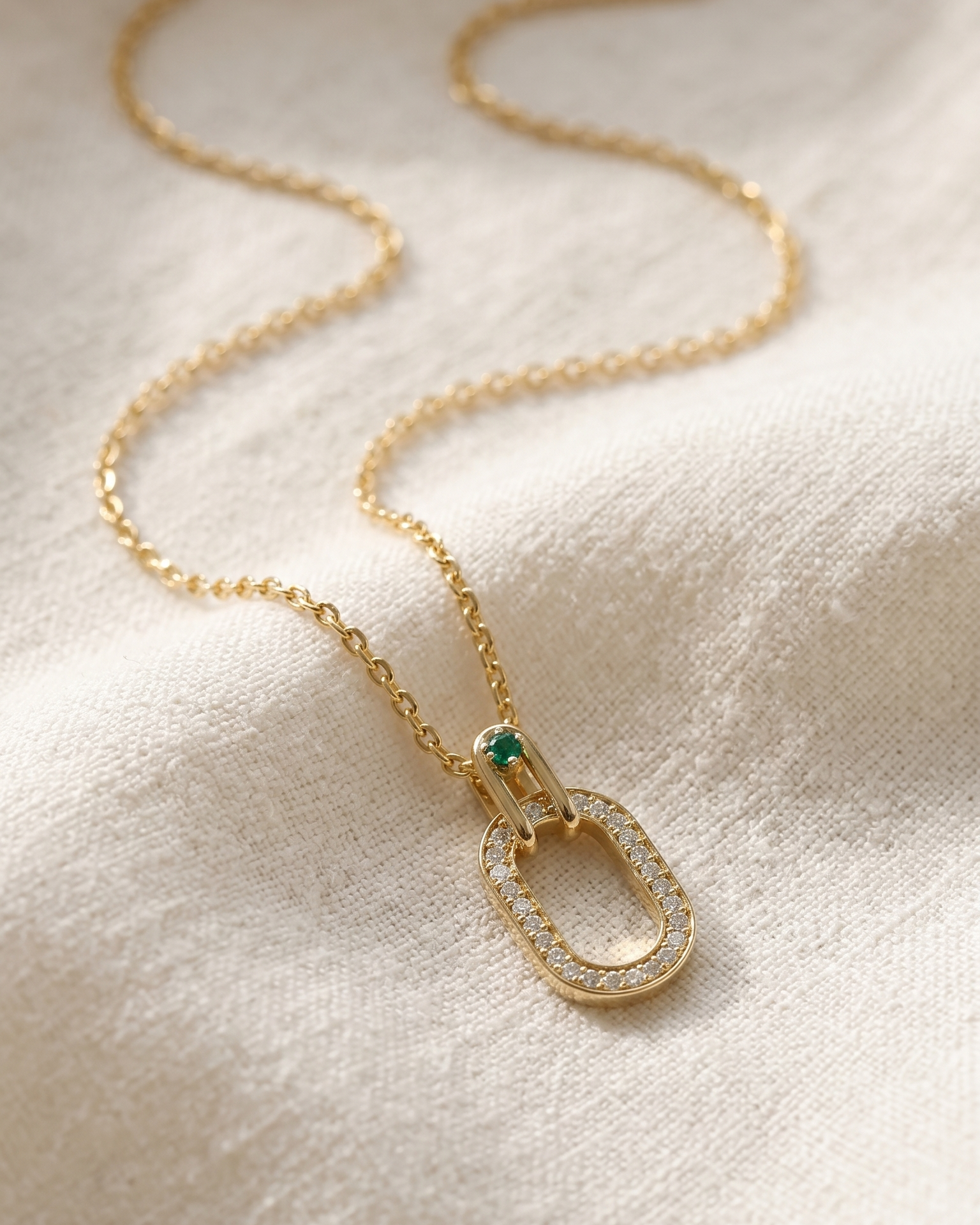 שרשרת 01 - אמרלד ויהלומים לבנים