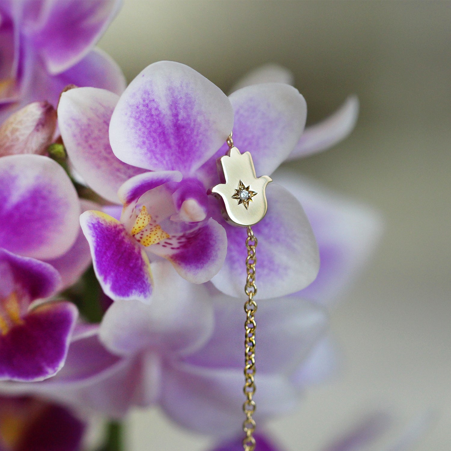 צמיד חמסה יהלום לבן