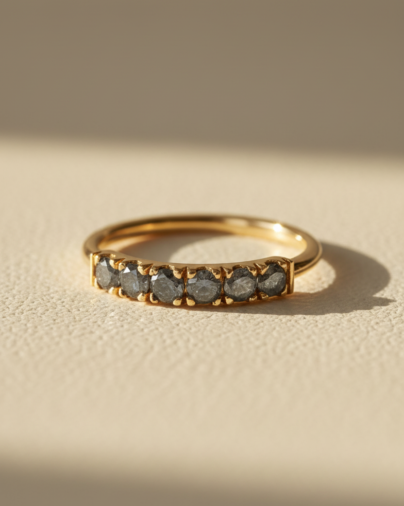 טבעת קנדי יהלומים אפורים - מדיום