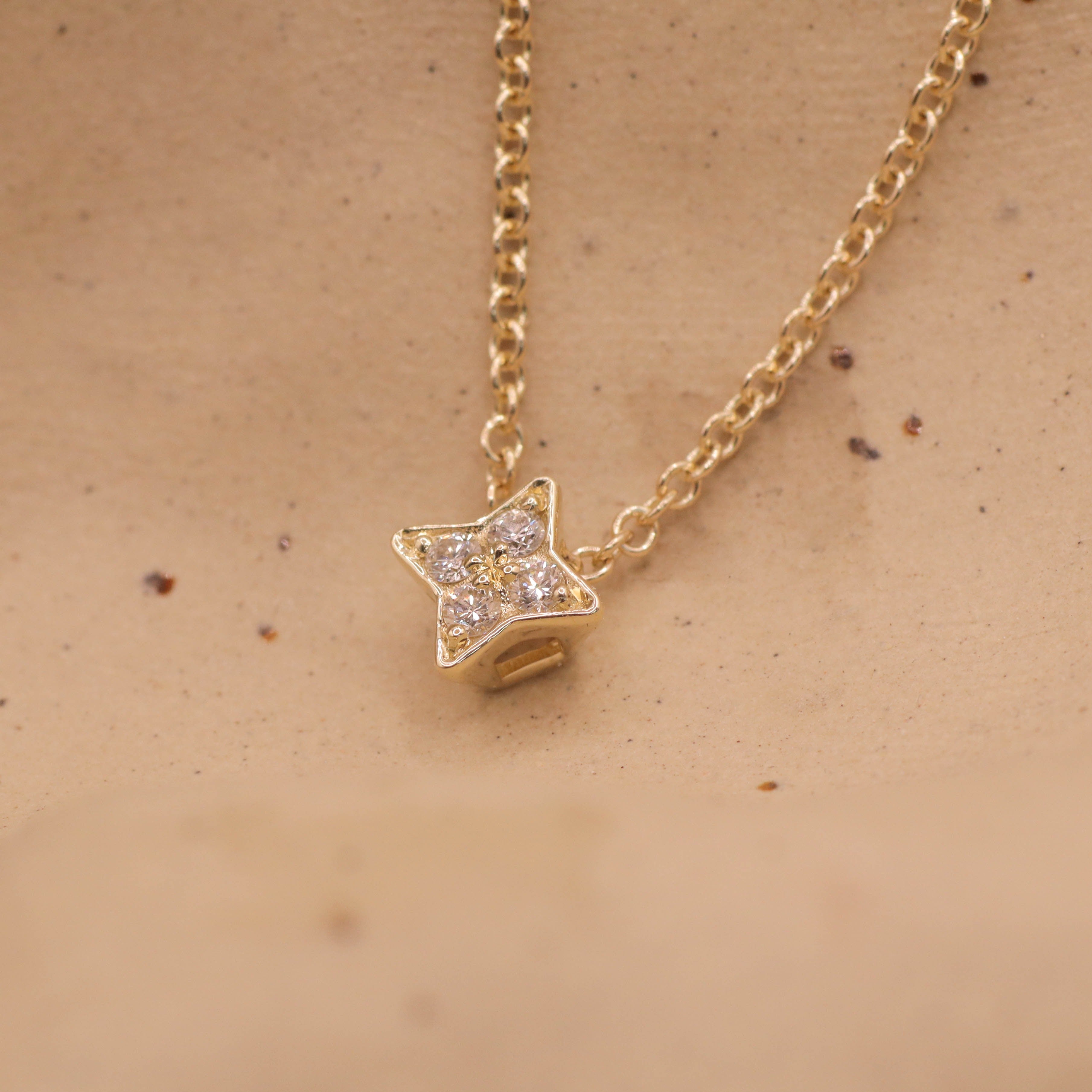 שרשרת סאטרן יהלומים לבנים