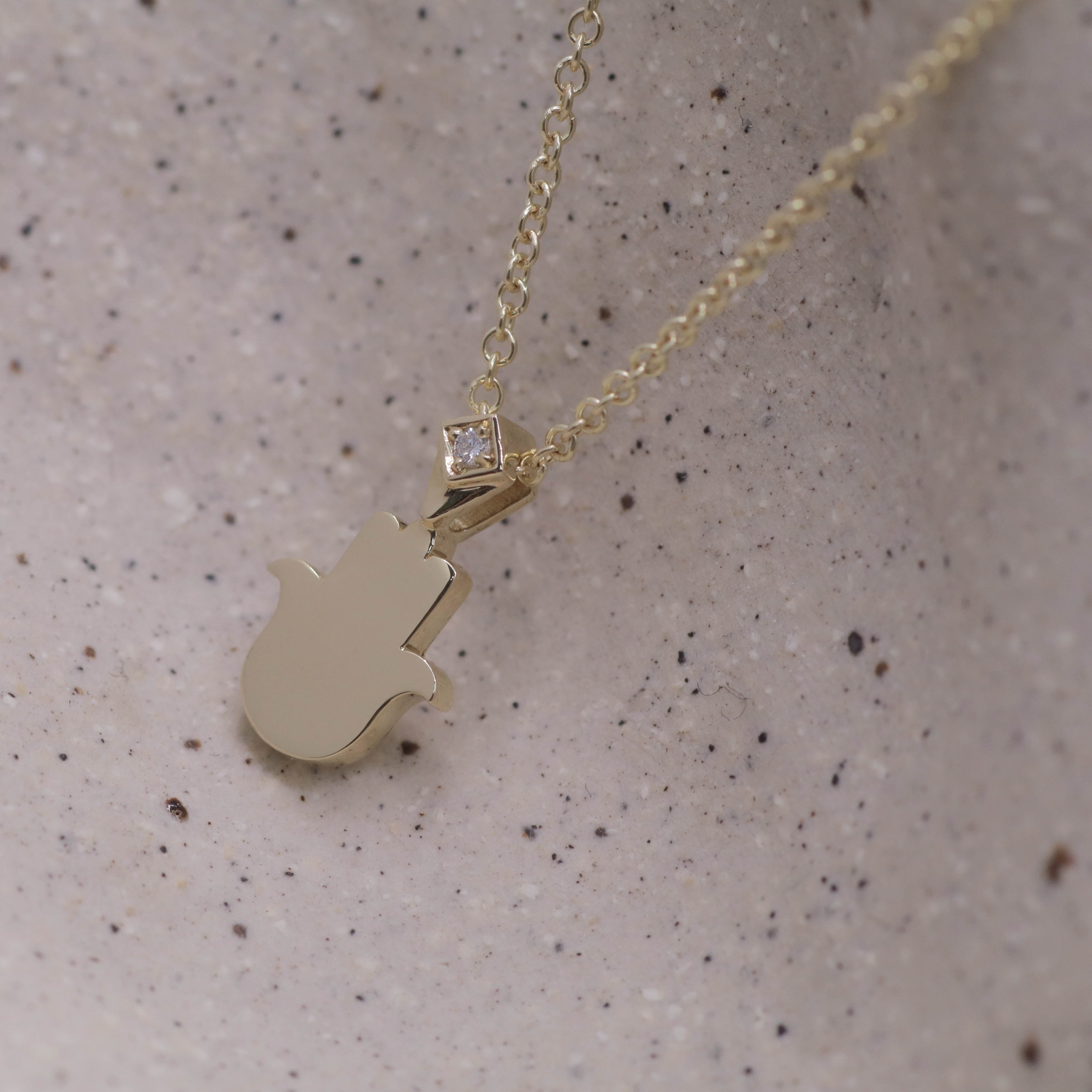 שרשרת חמסה עם יהלום