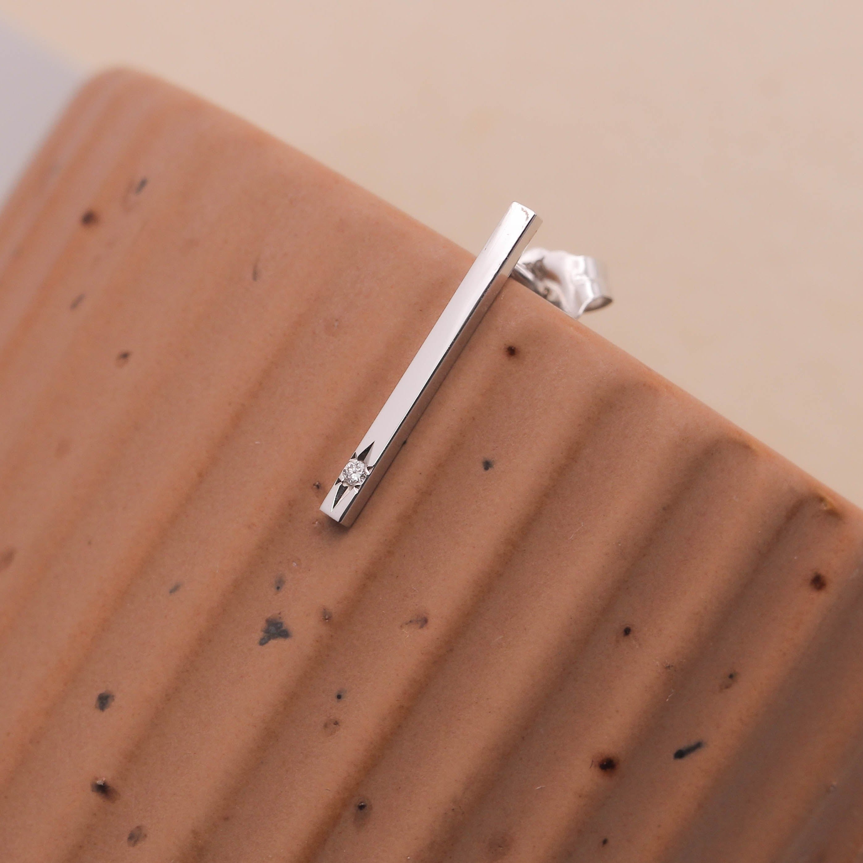 עגיל בר ארוך יהלום בשיבוץ כוכב