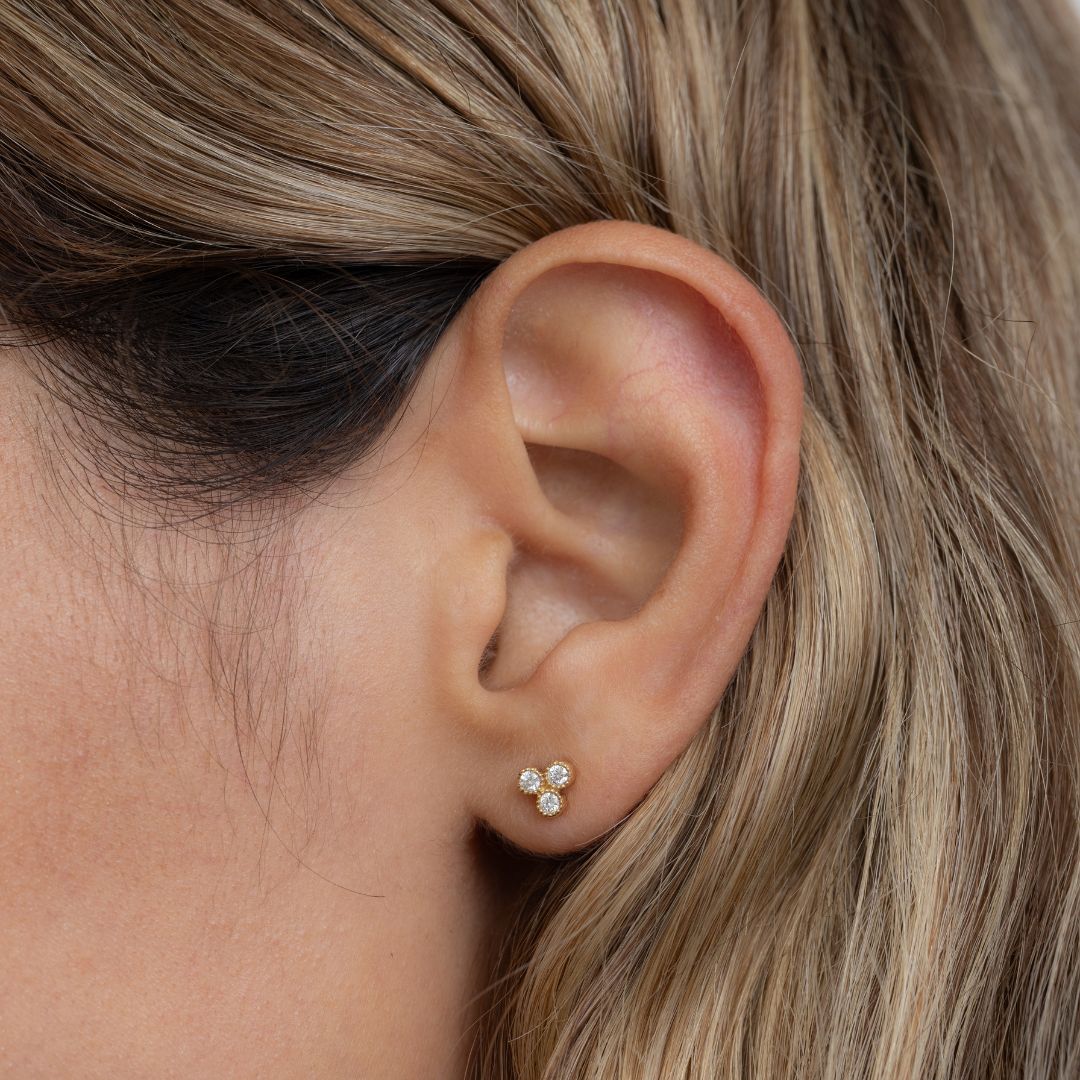 עגיל הנרייטה יהלומים לבנים