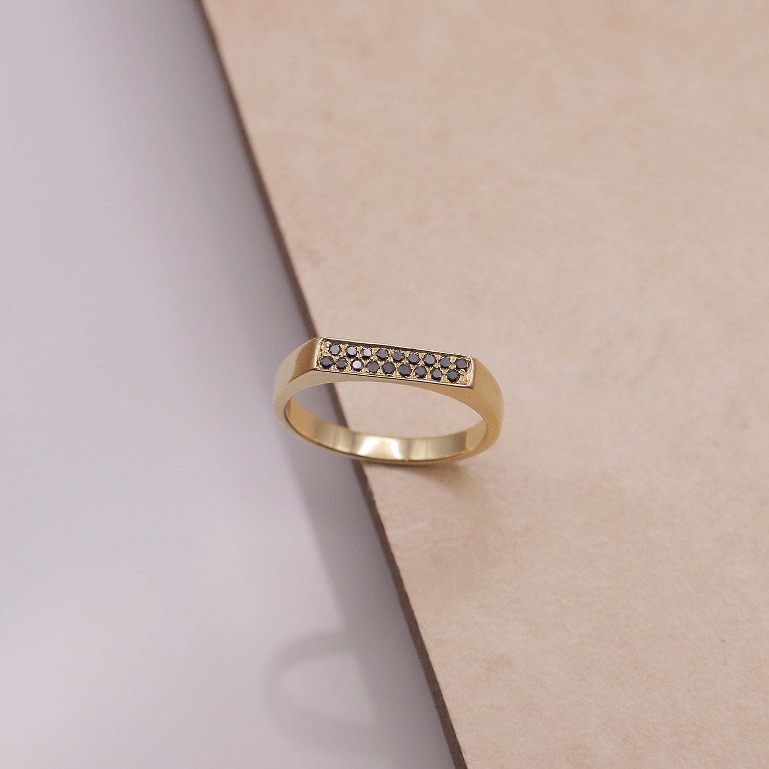 טבעת שרלוט יהלומים שחורים