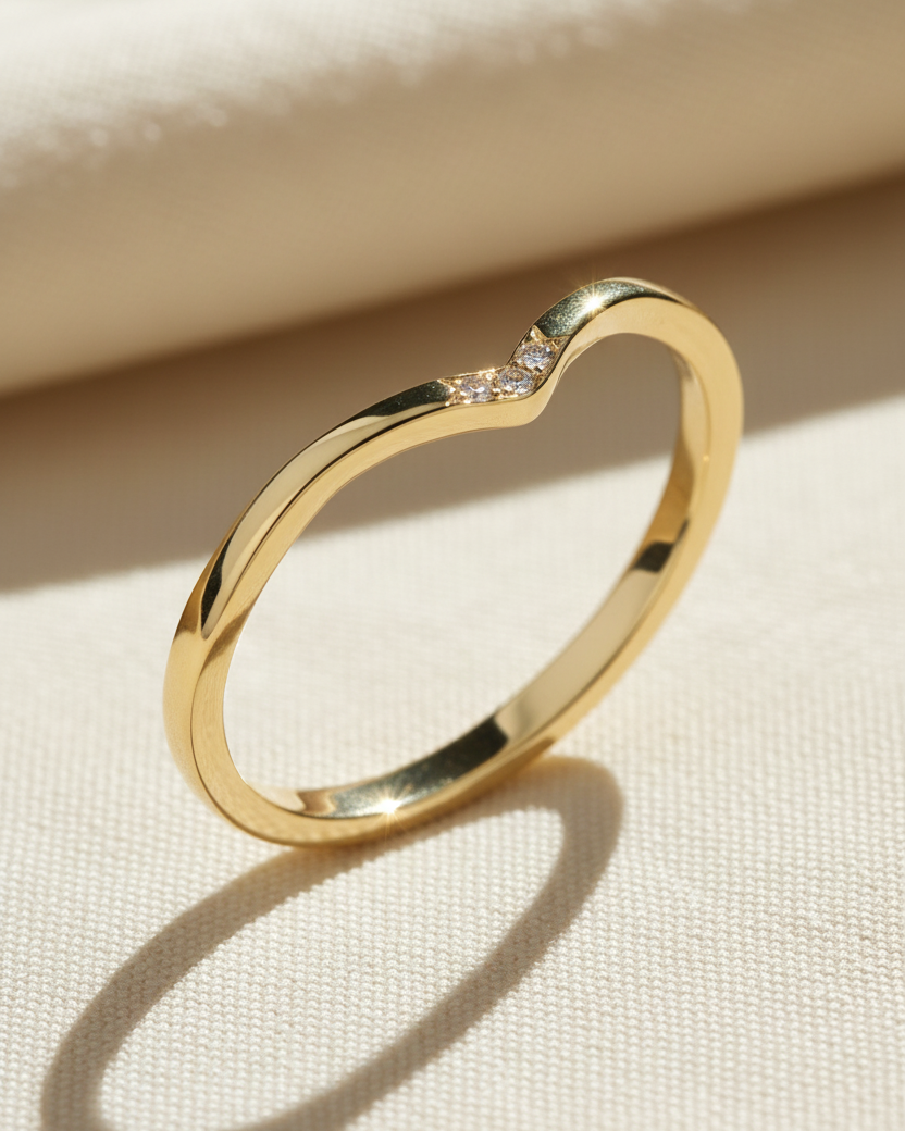 טבעת מארני משובצת יהלומים לבנים