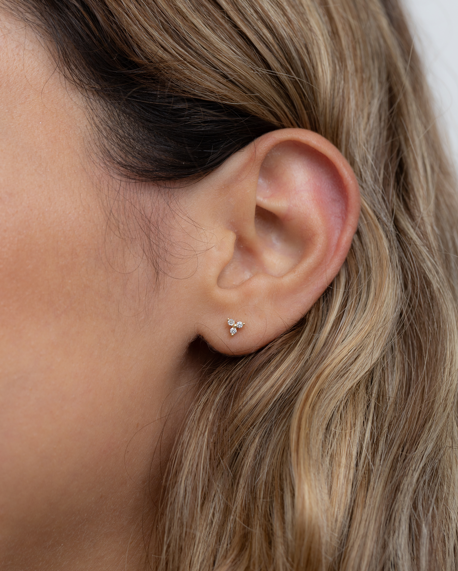 עגיל מיני גרייס יהלומים לבנים