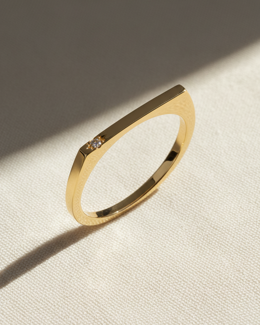 טבעת מירנדה יהלום לבן בשיבוץ כוכב