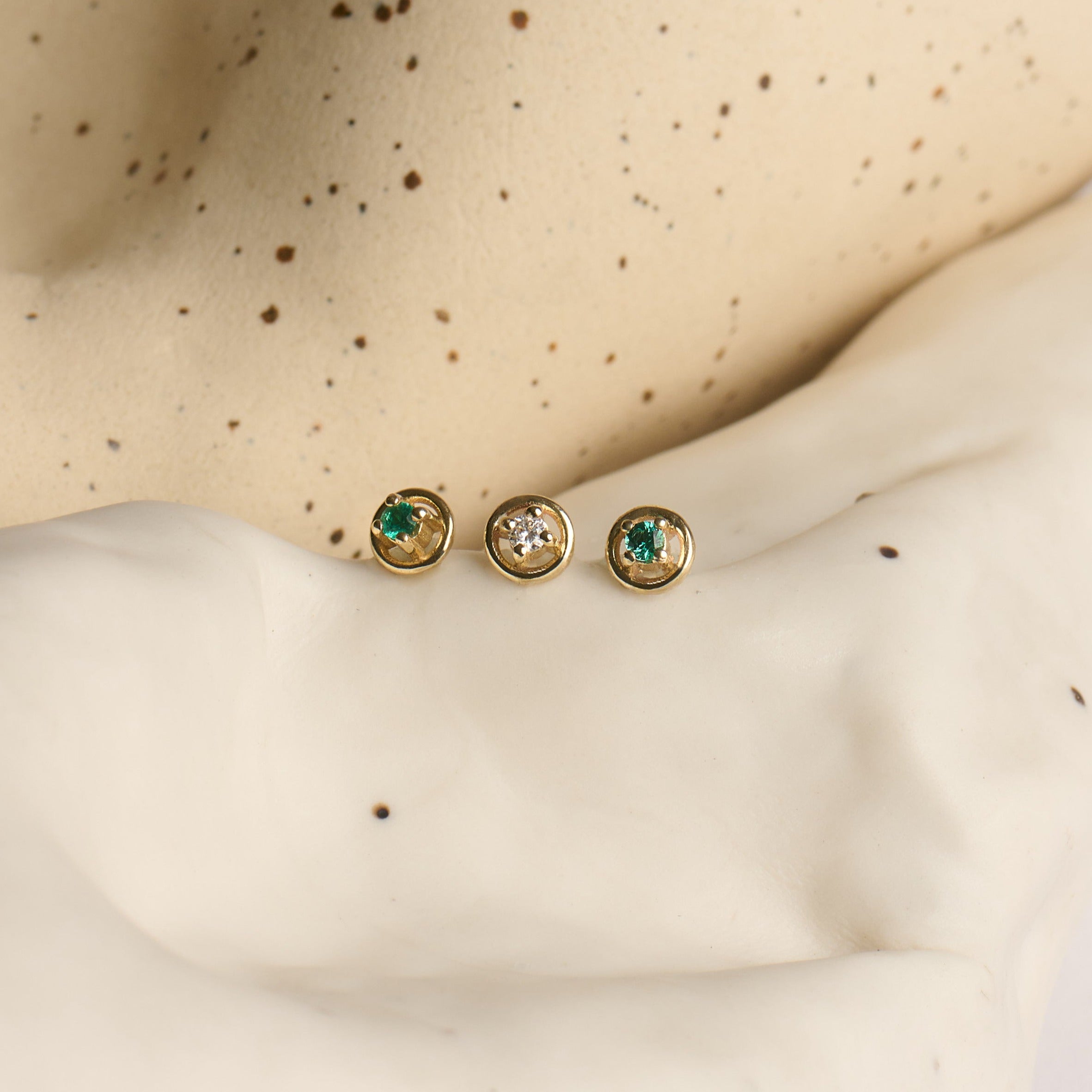 עגיל 15 - יהלום לבן