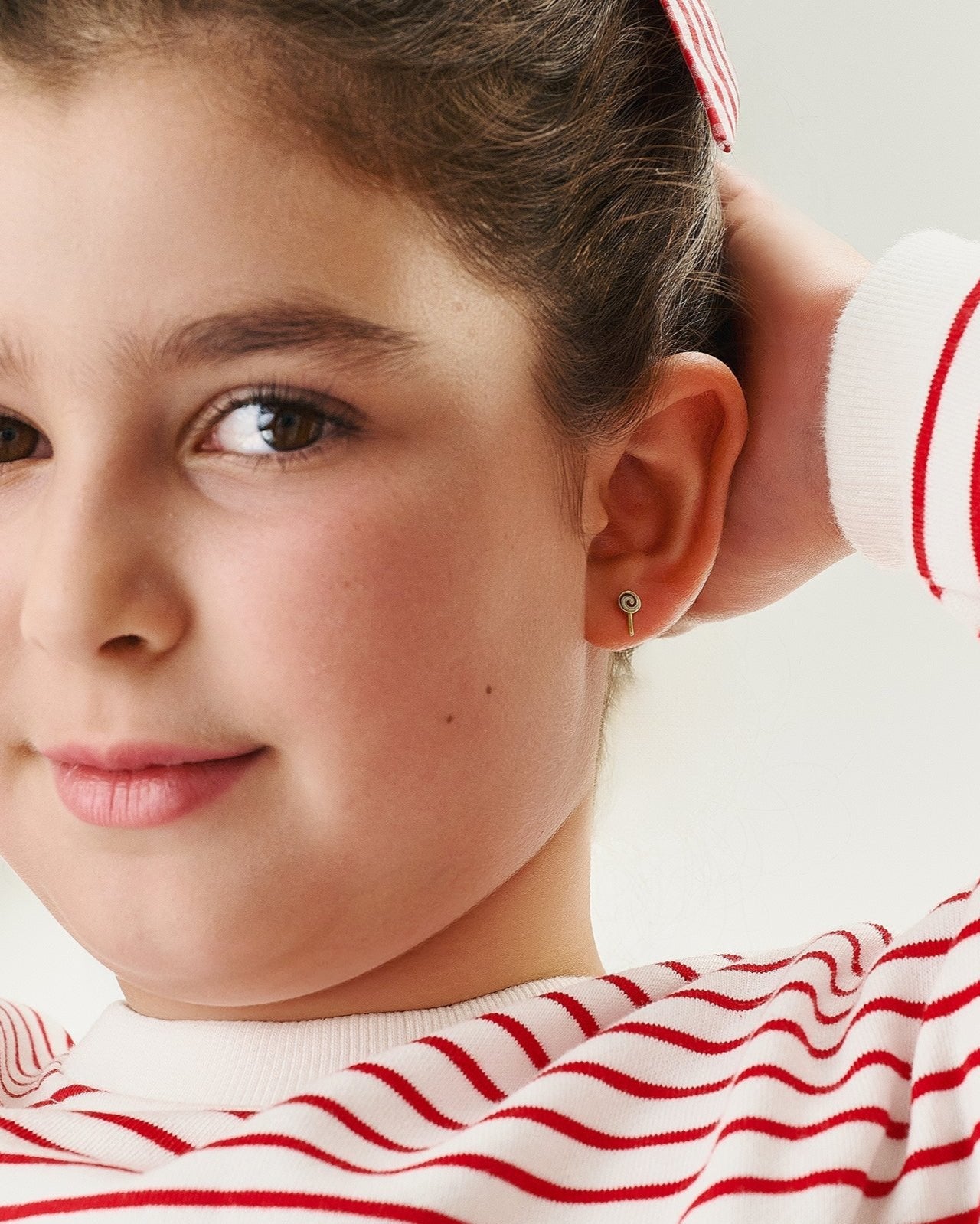 עגיל סוכריה על מקל זהב