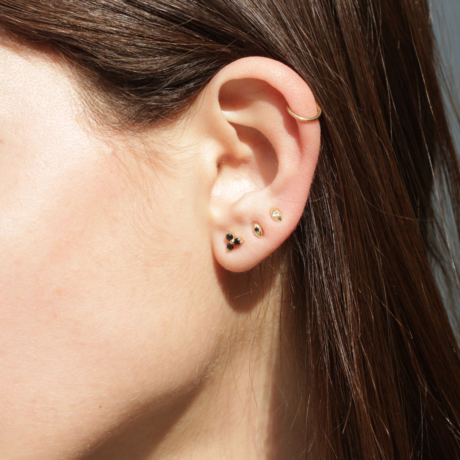 עגיל אגתה יהלום שחור