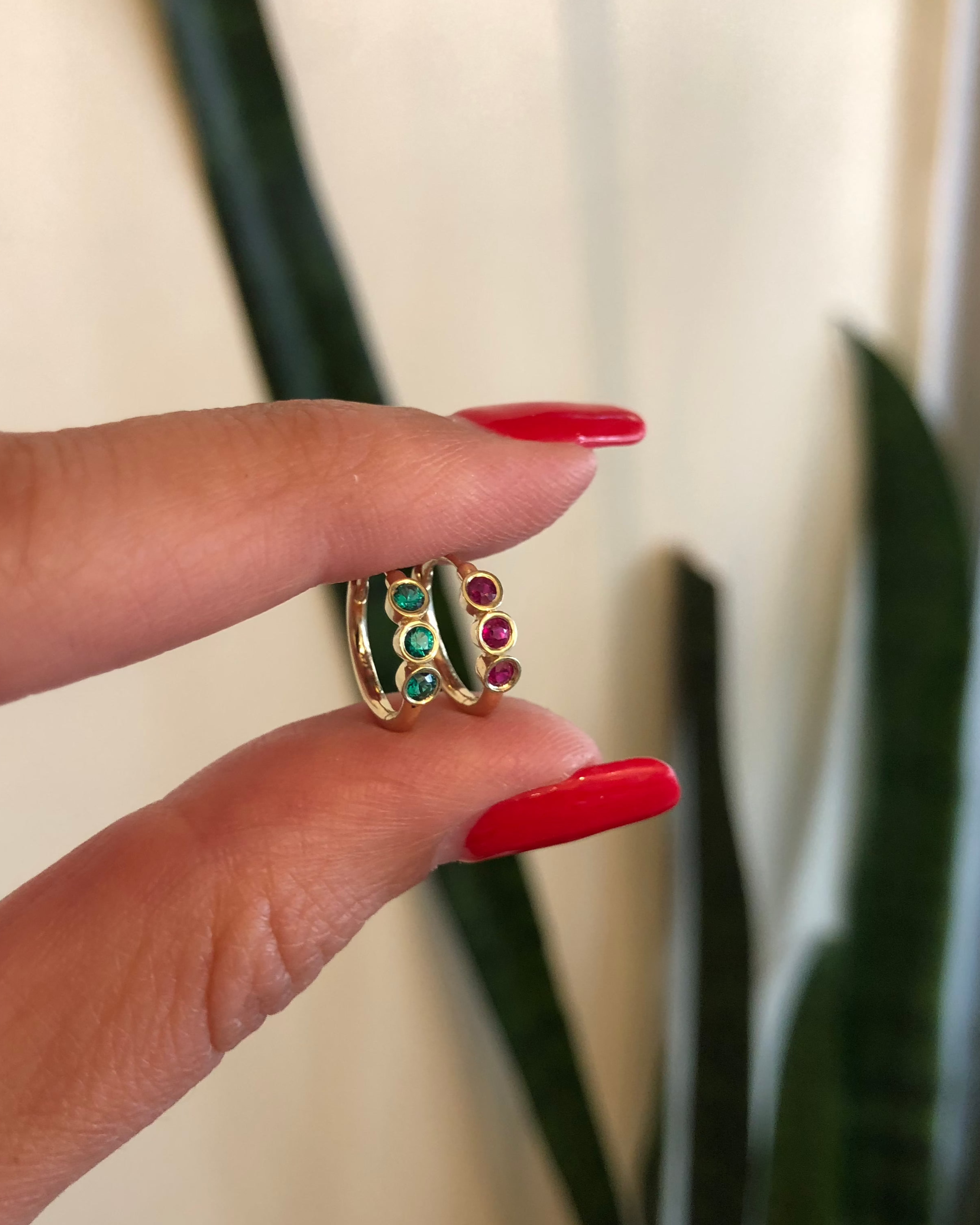 עגיל חישוק אלין - אמרלד