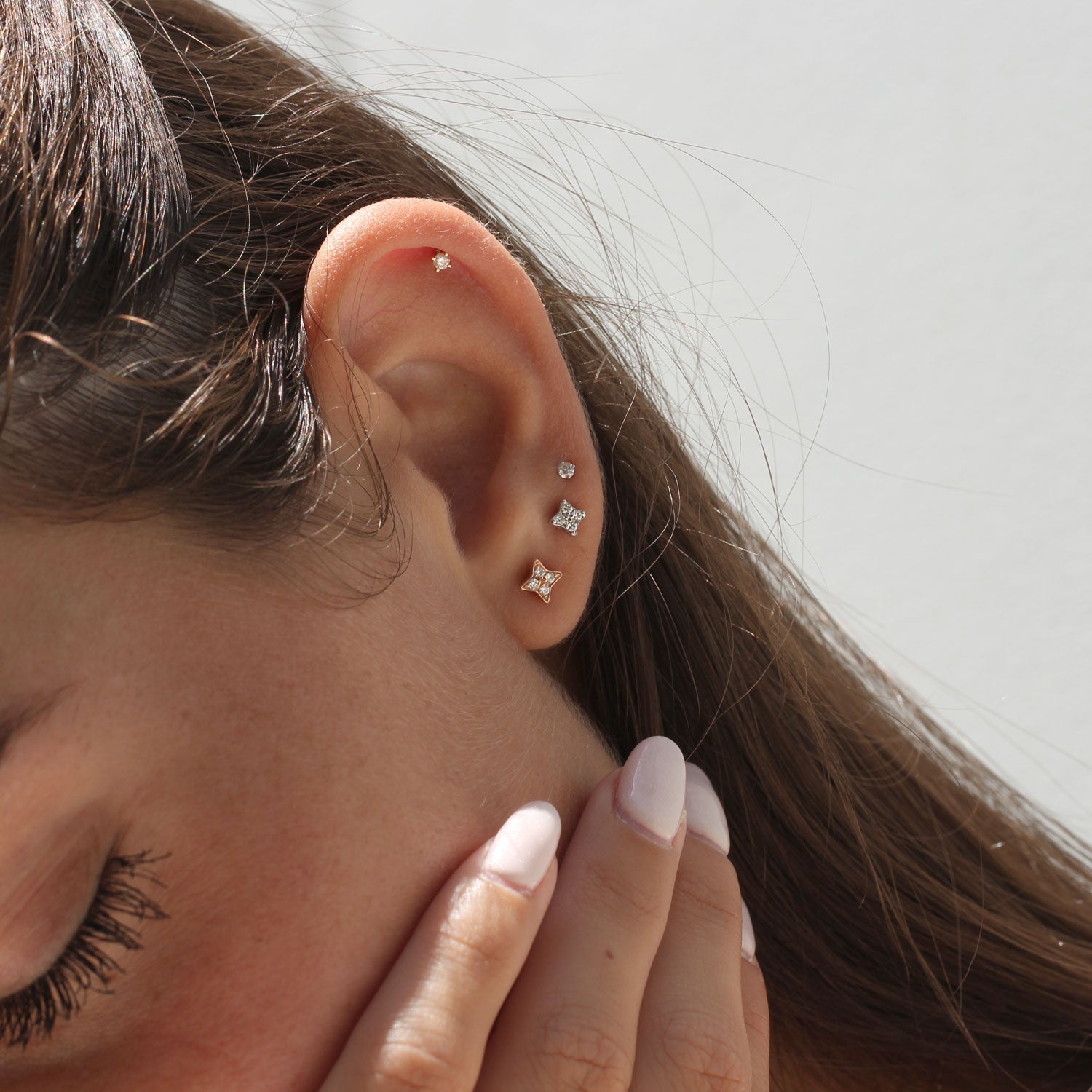 עגיל ונוס יהלומים לבנים