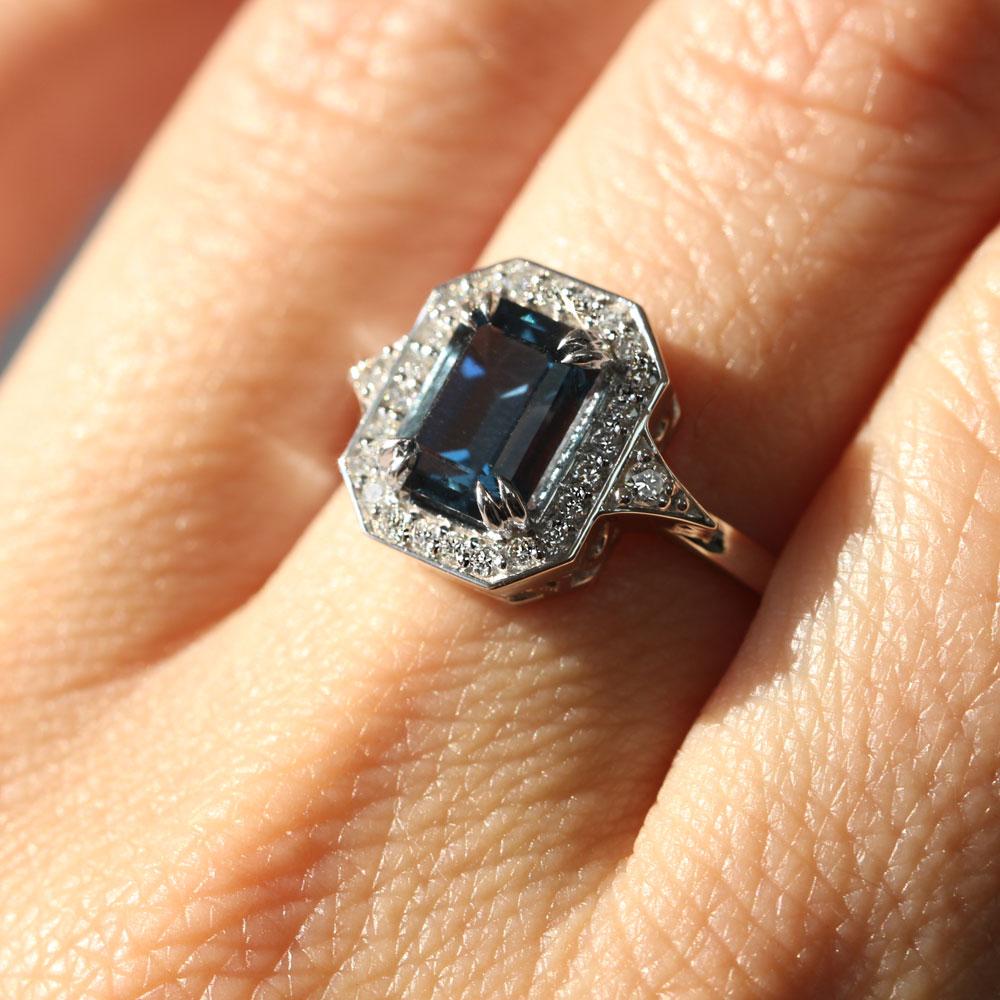 טבעת קתרינה עם בלו טופז