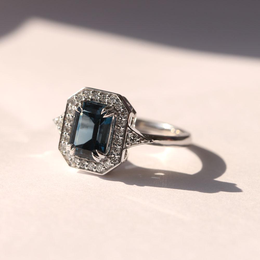 טבעת קתרינה עם בלו טופז