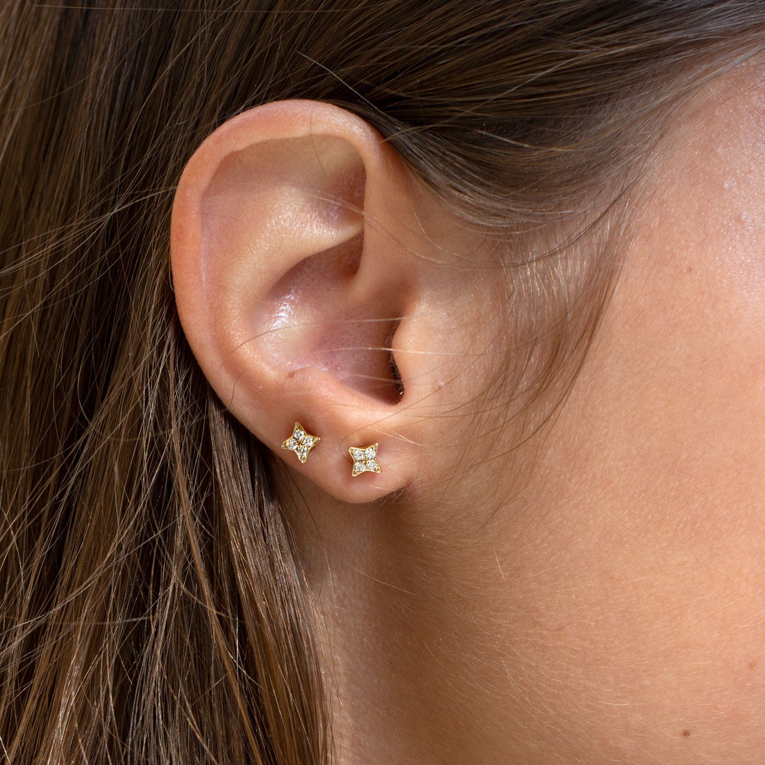 עגיל ונוס יהלומים לבנים