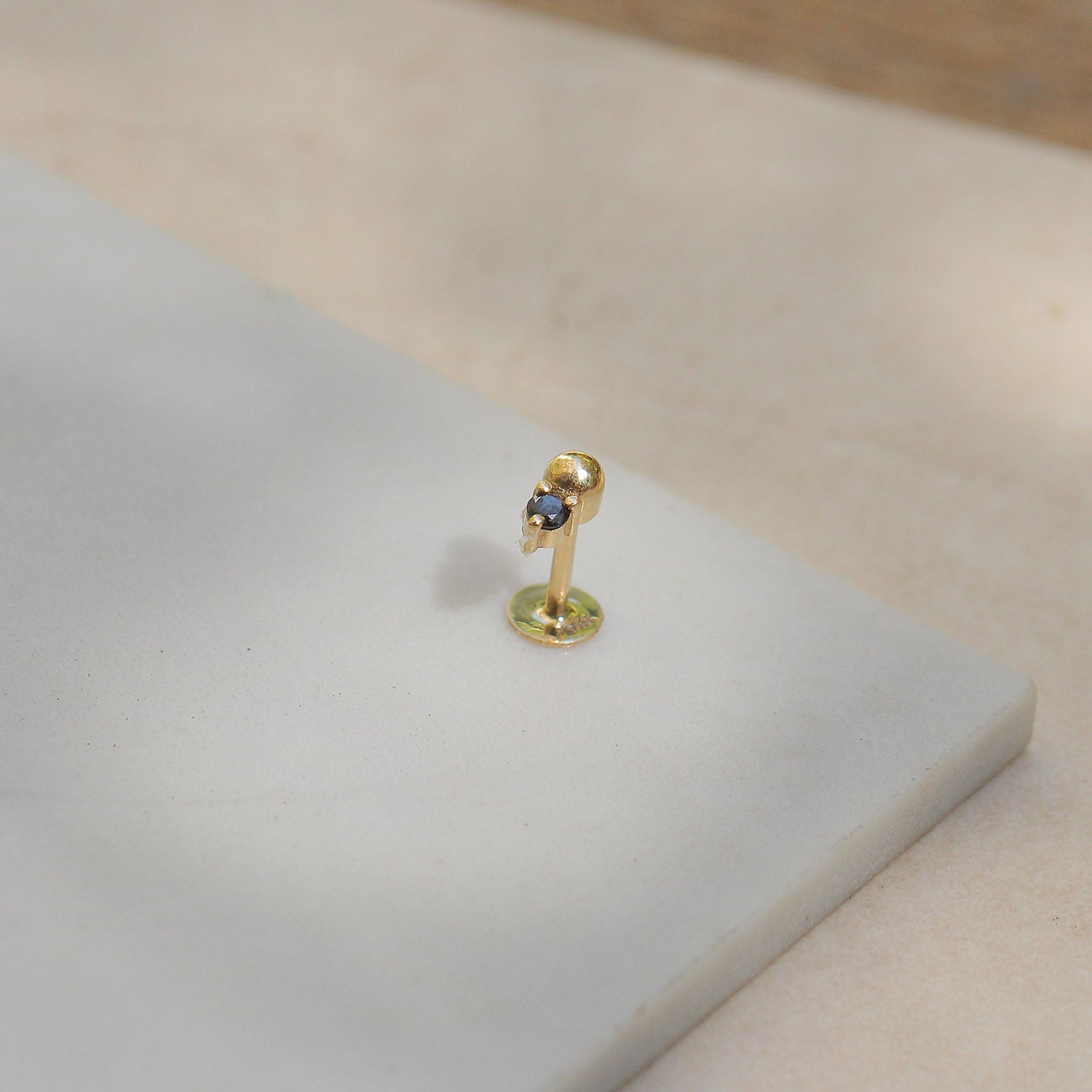 עגיל פירסינג מארי יהלום שחור