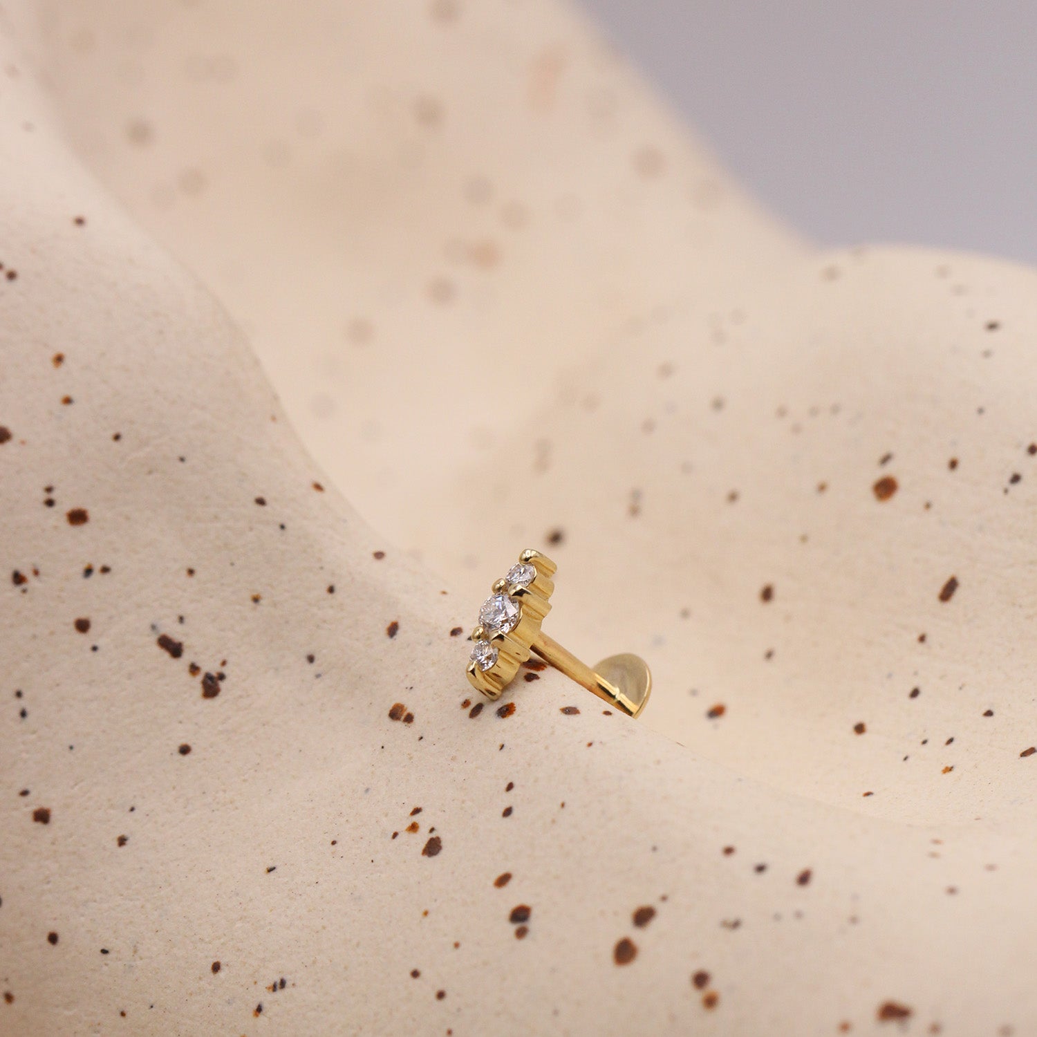 עגיל פירסינג אודרי יהלומים לבנים