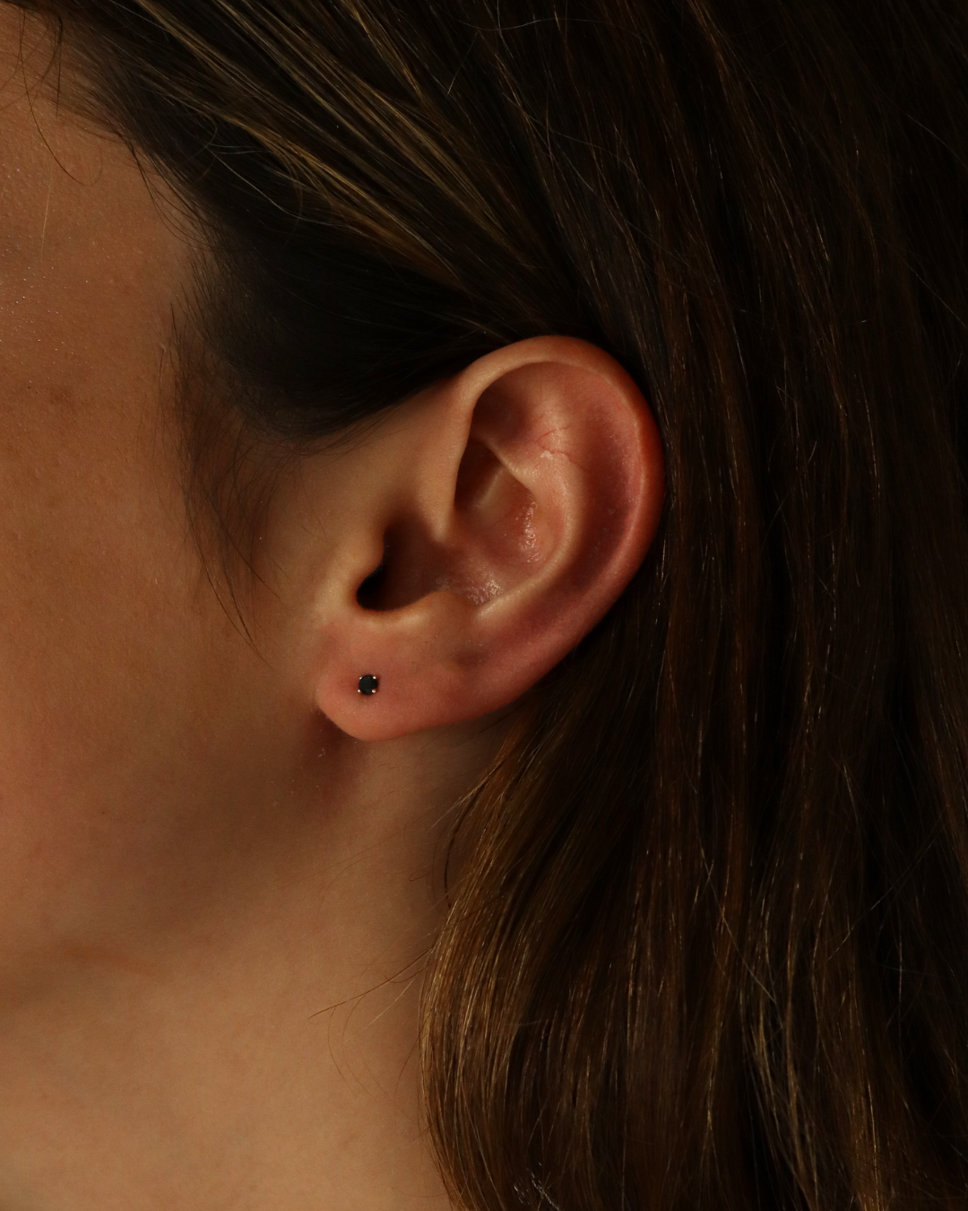 עגיל מרטינה יהלום שחור 3 מ"מ