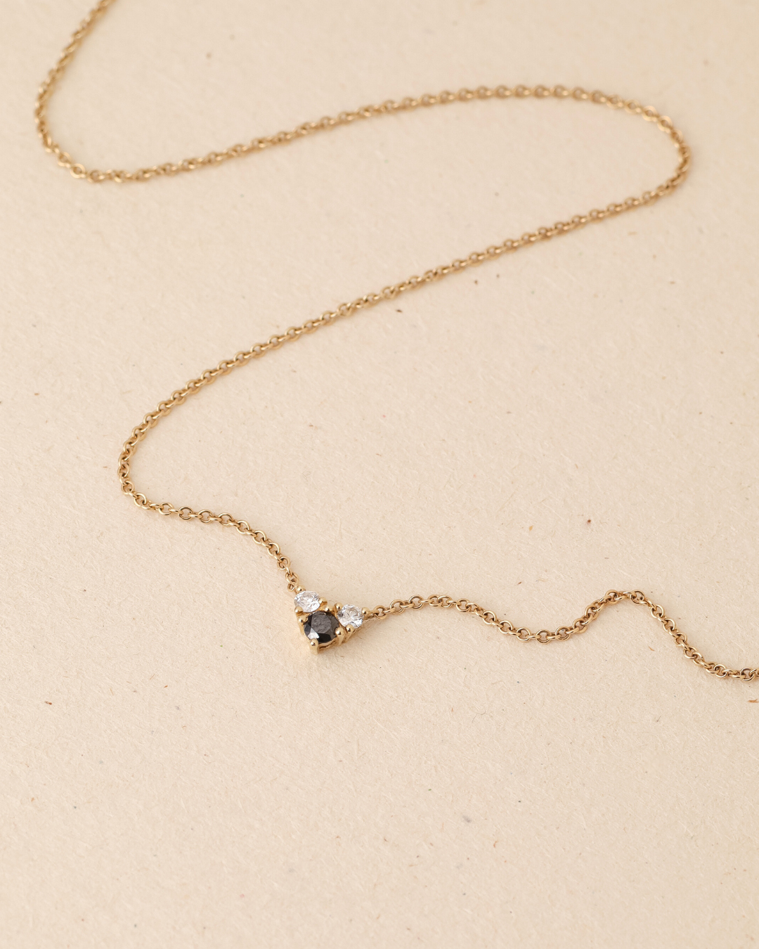 שרשרת טטיאנה שחור ולבן