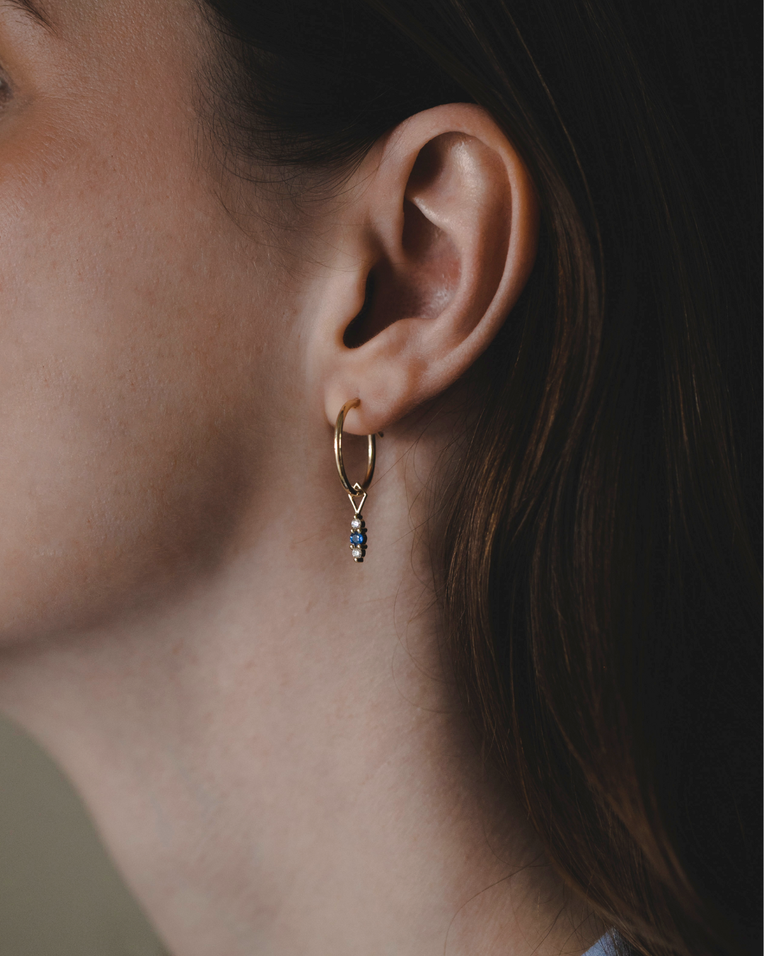 צ׳ארם אודרי יהלומים לבנים וספיר