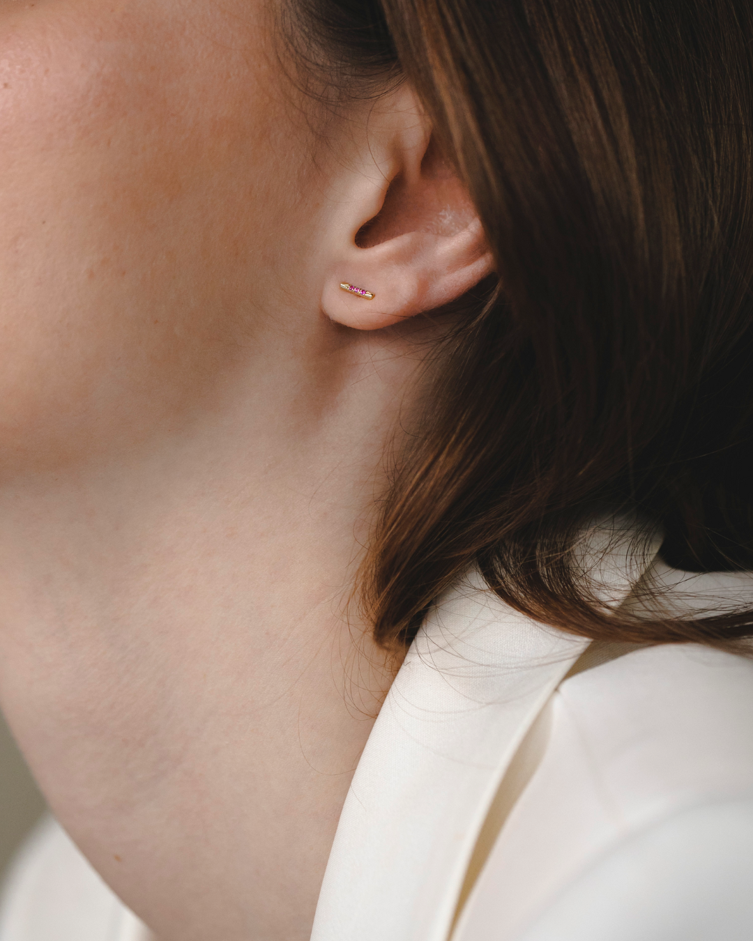 עגיל ואלרי עם ספיר ורוד